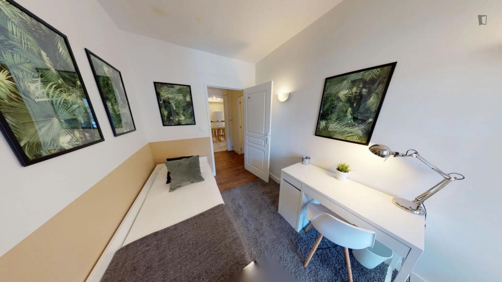 Cosy single bedroom in the Les Chalets neighbourhood photo 1