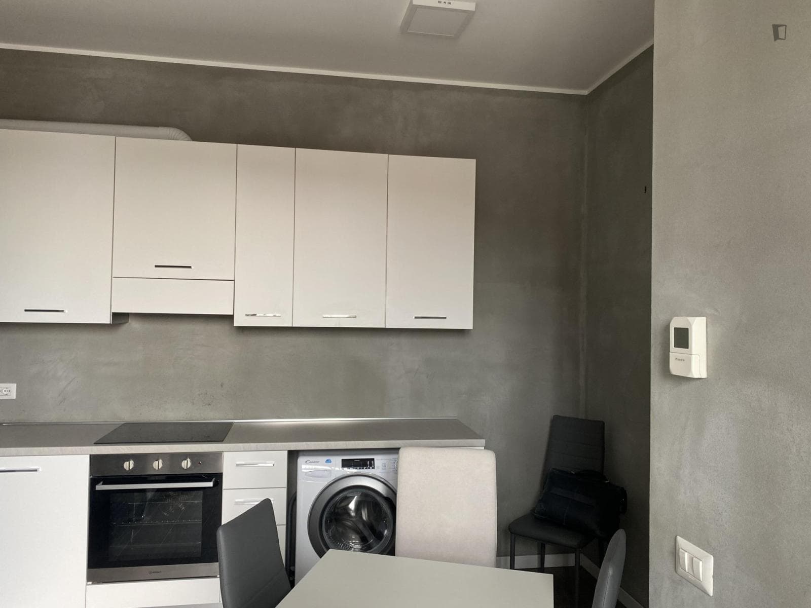 Neat two-bedroom flat super close to Università Bicocca photo 1