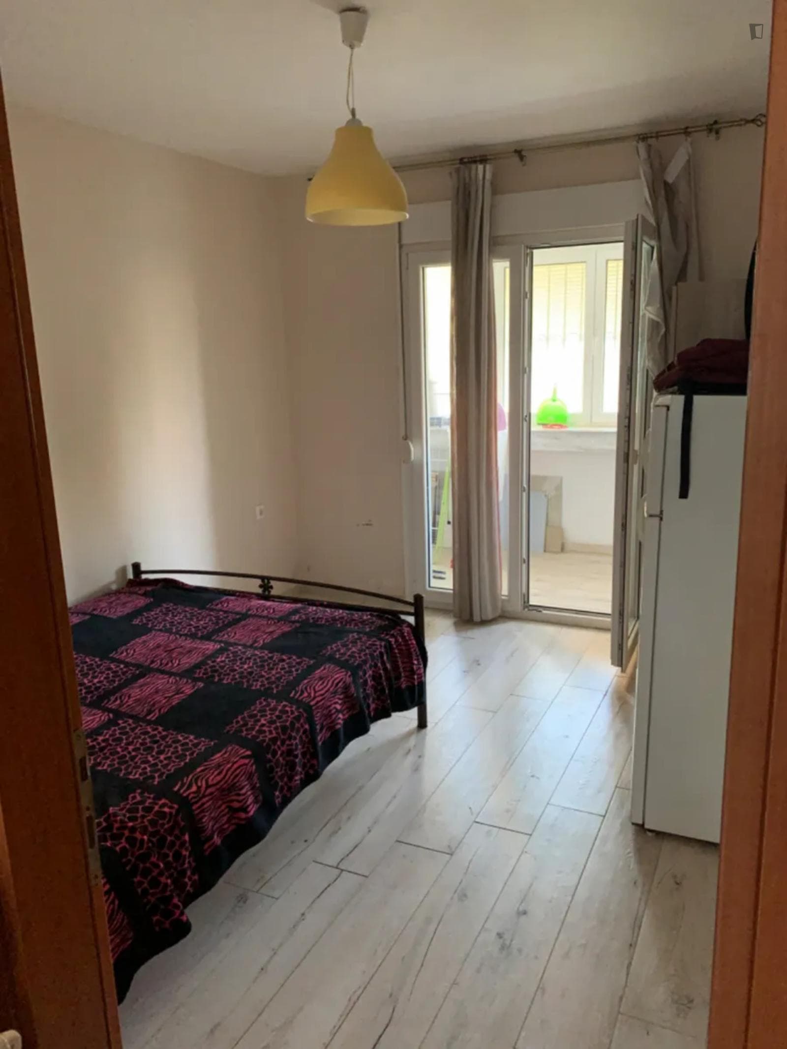 Amazing double bedroom near the transportation of Thessaloniki photo 1