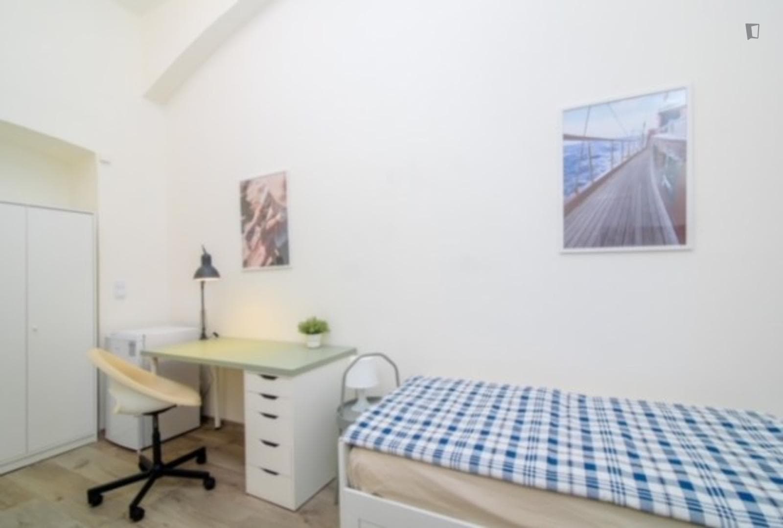 Comfy 1-bedroom apartment close to Park Folimanka photo 1