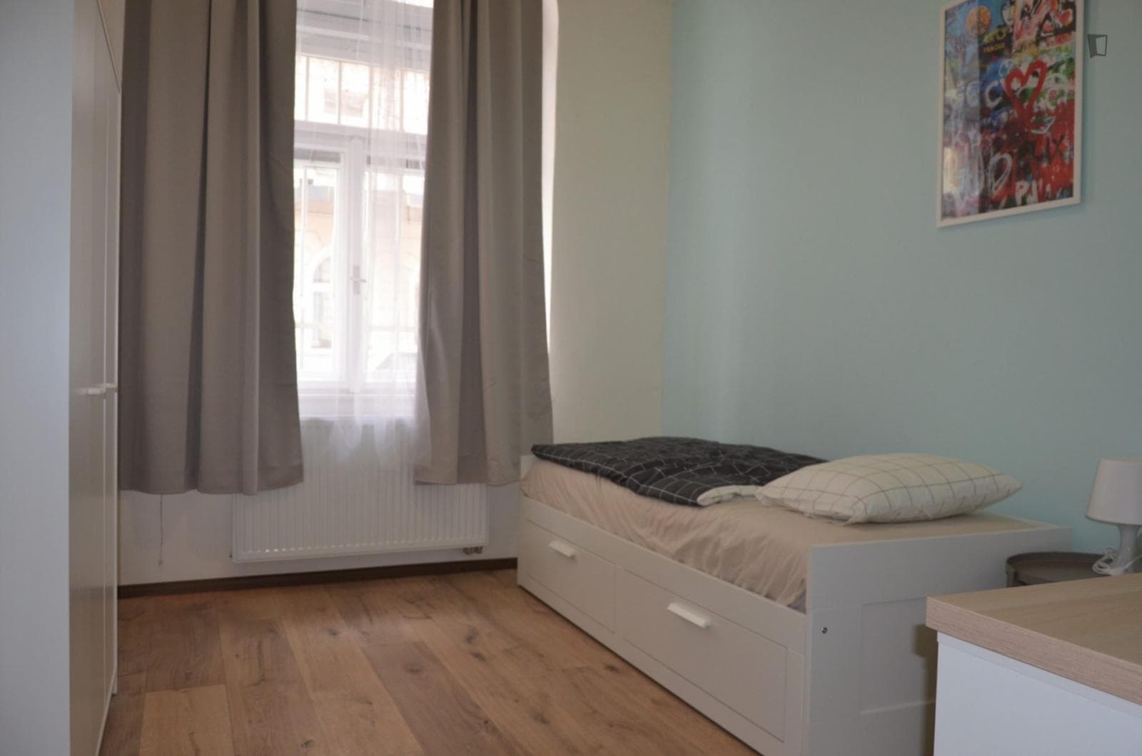 Comfy single bedroom in a 3-bedroom apartment not far from the  First Faculty of Medicine, Charles University photo 1