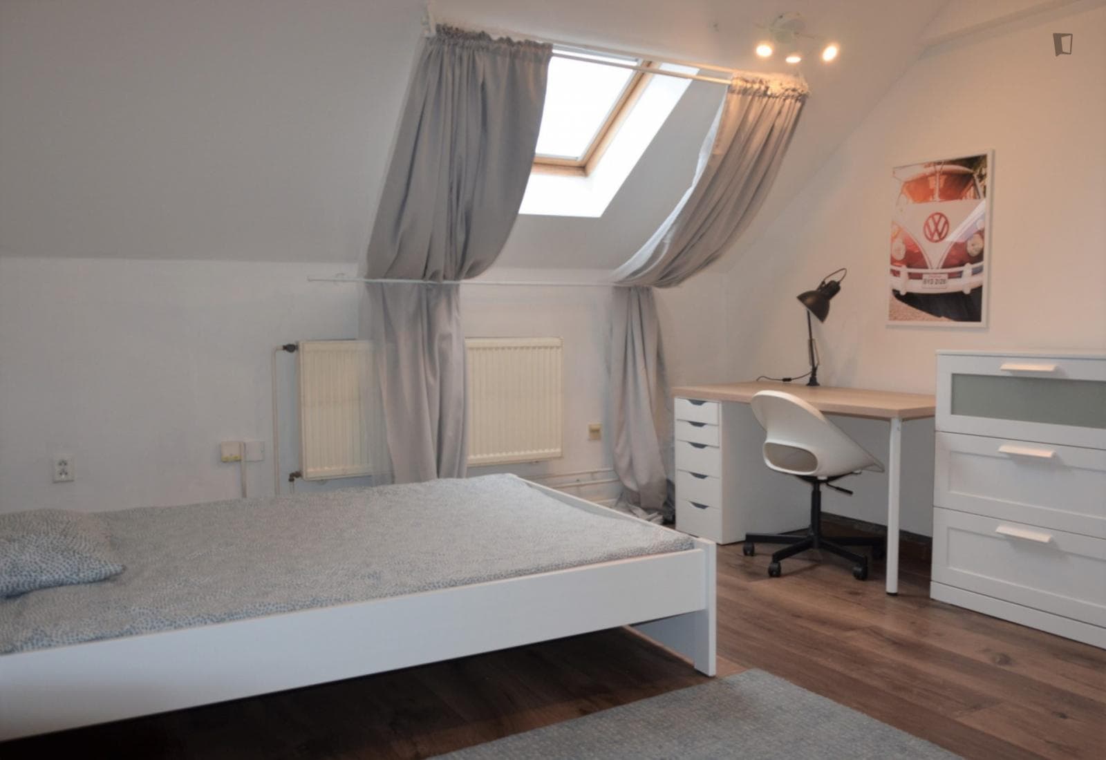 Appealing double bedroom in a 7-bedroom apartment close to Folimanka park photo 1