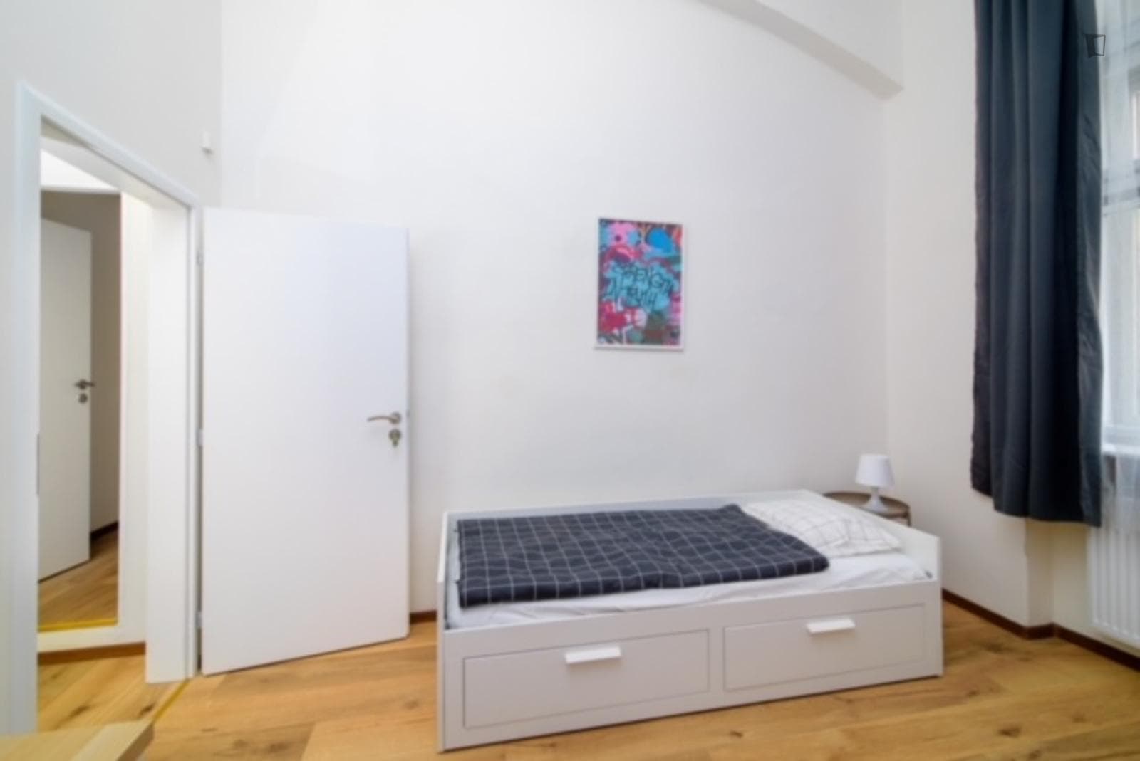 Lovely single bedroom in a 3-bedroom apartment, close to the First Faculty of Medicine, Charles University photo 1
