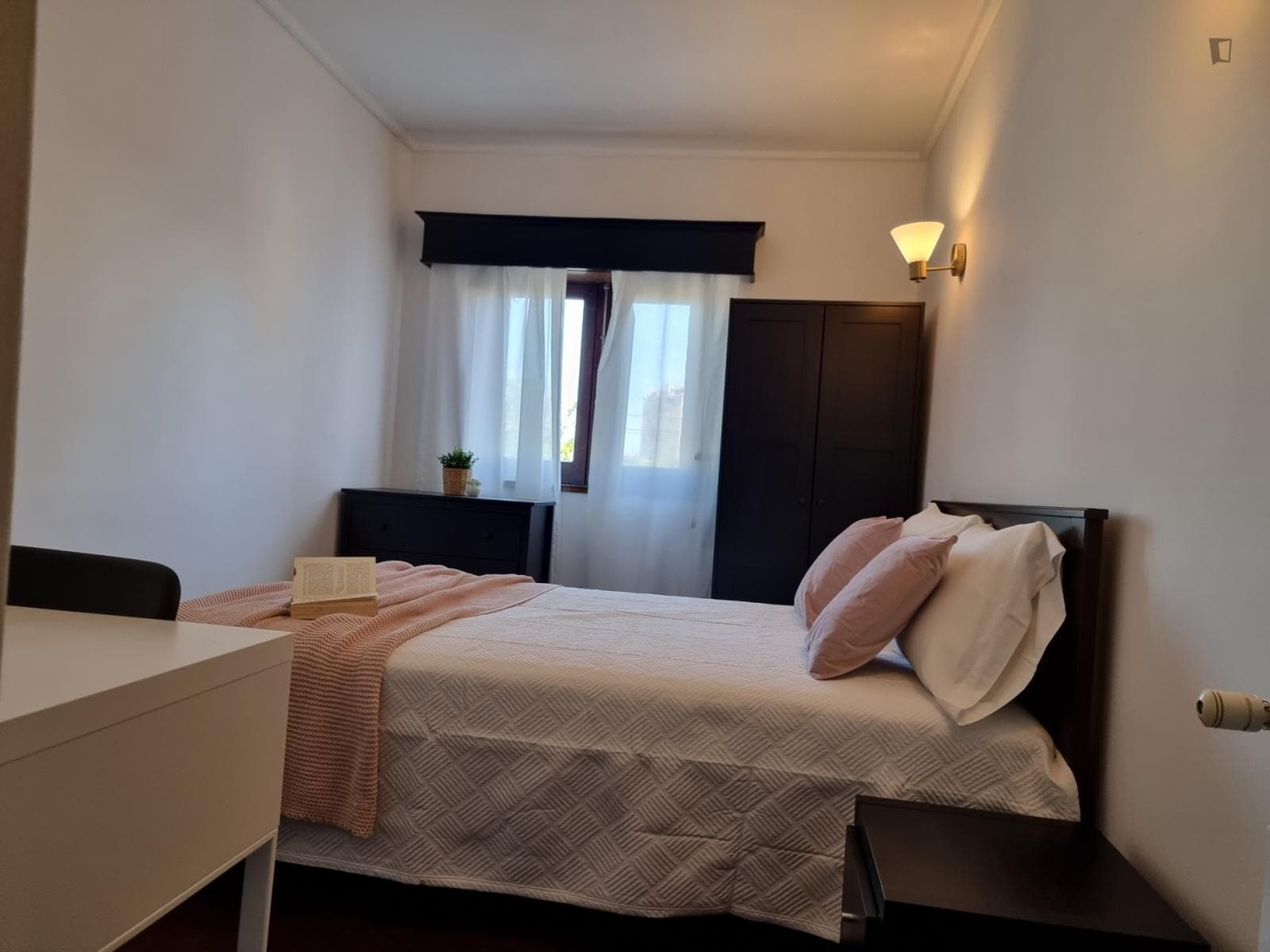 Sunny and spacious 4-bedroom apartment in Montes Claros photo 1