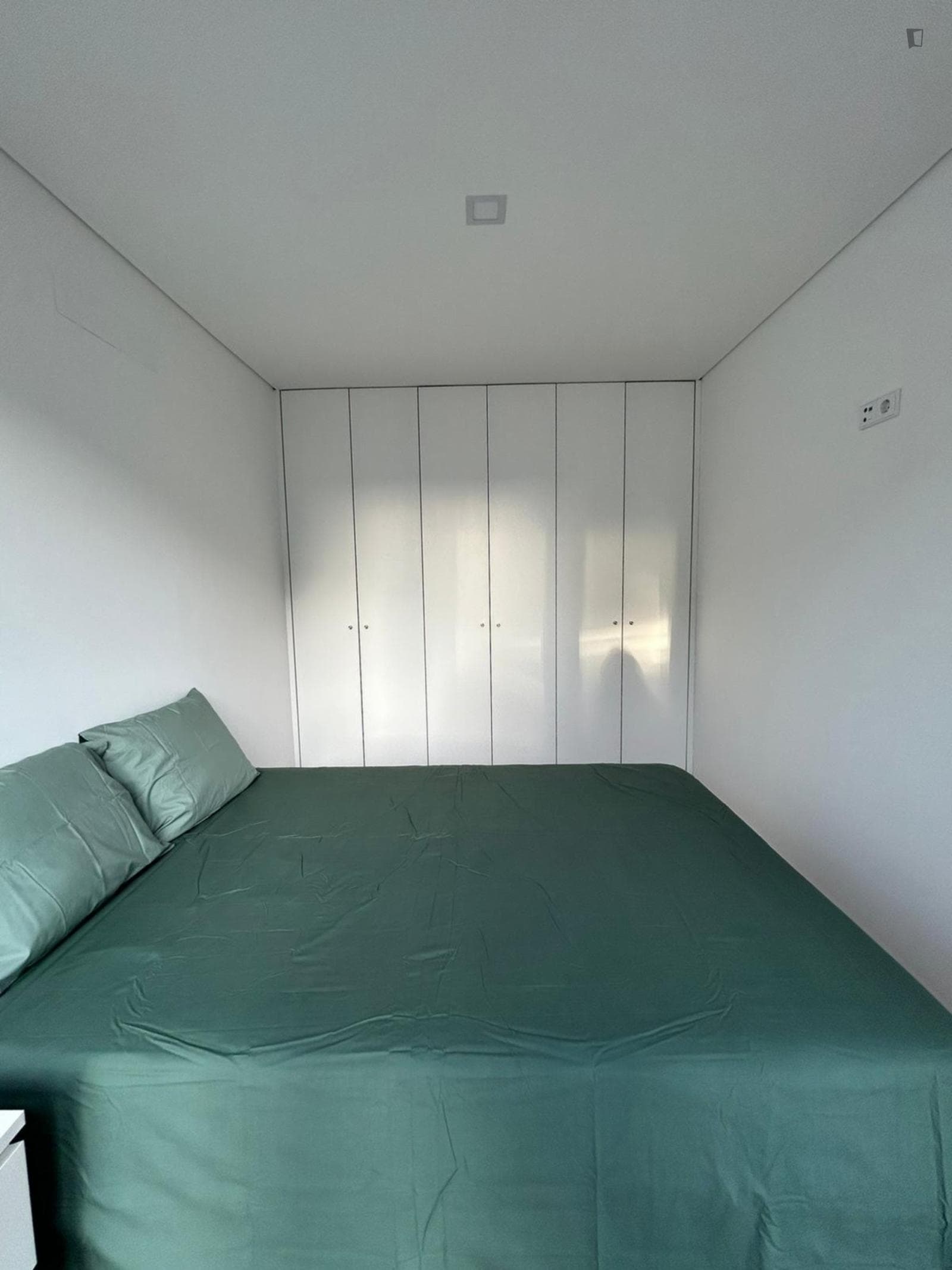 Welcoming 1-bedroom flat near the Marquês metro station photo 1