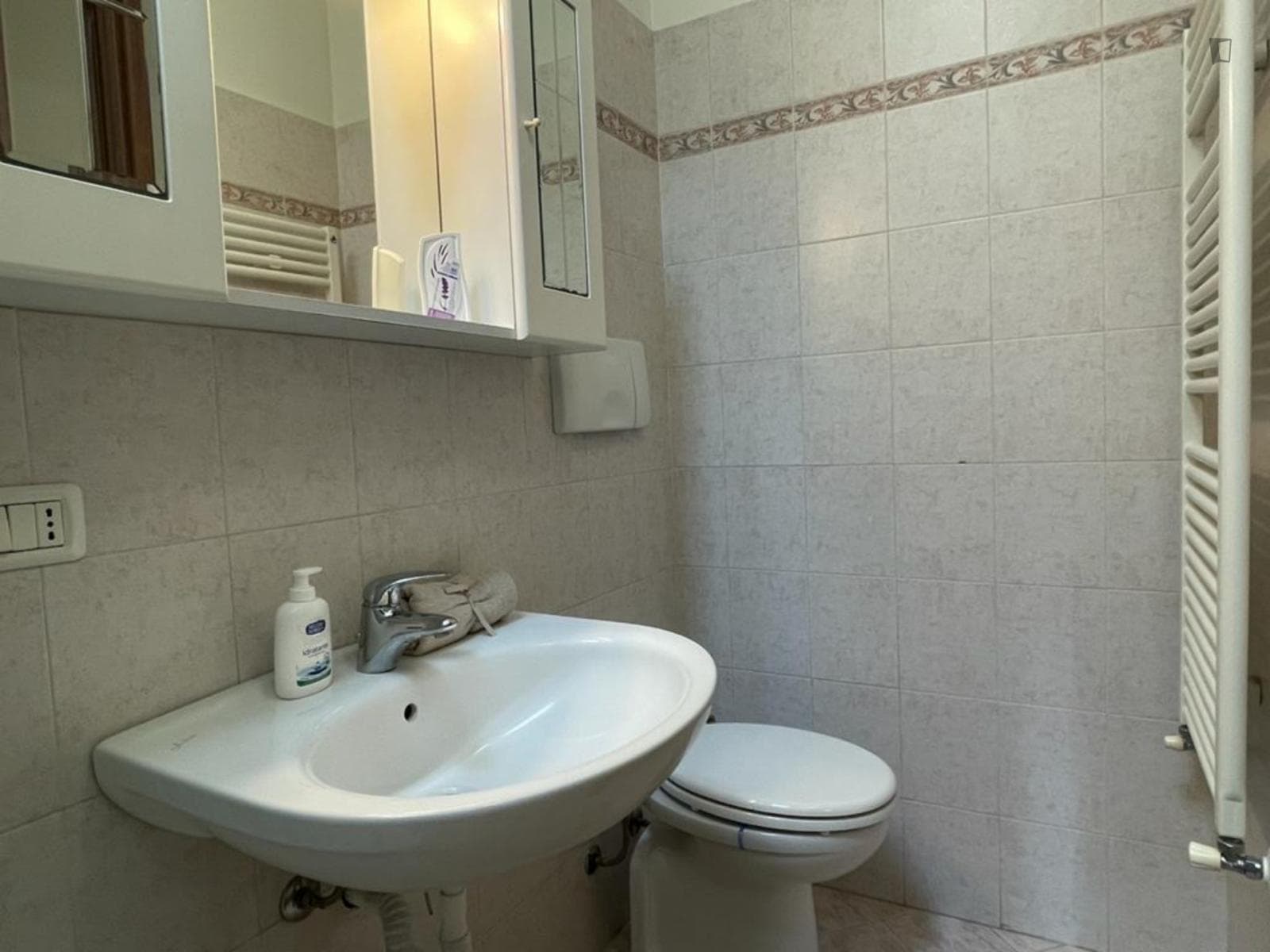 Welcoming 1-bedroom apartment close to Milano Tibaldi - Universita Bocconi train station photo 1