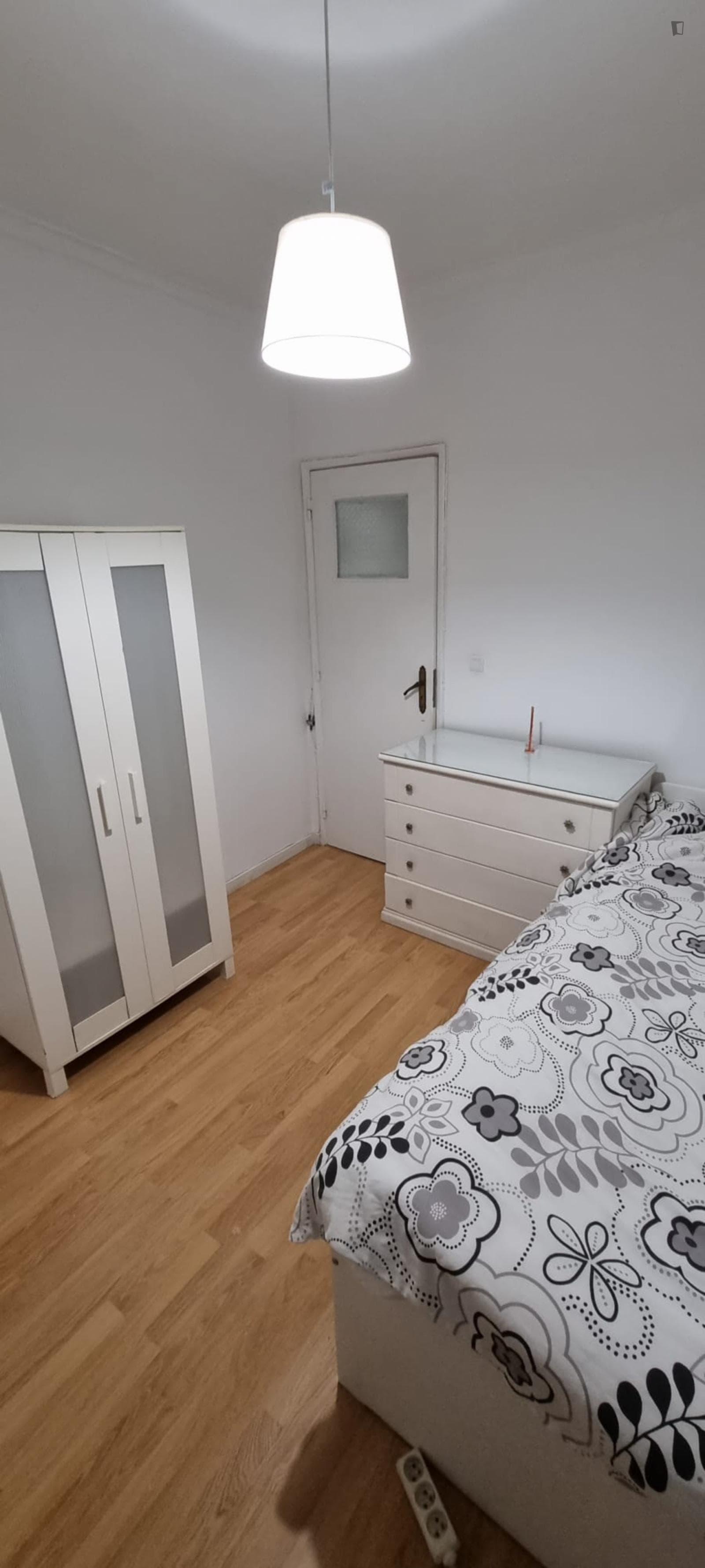 Pleasant single bedroom in Póvoa de Santo Adrião photo 1