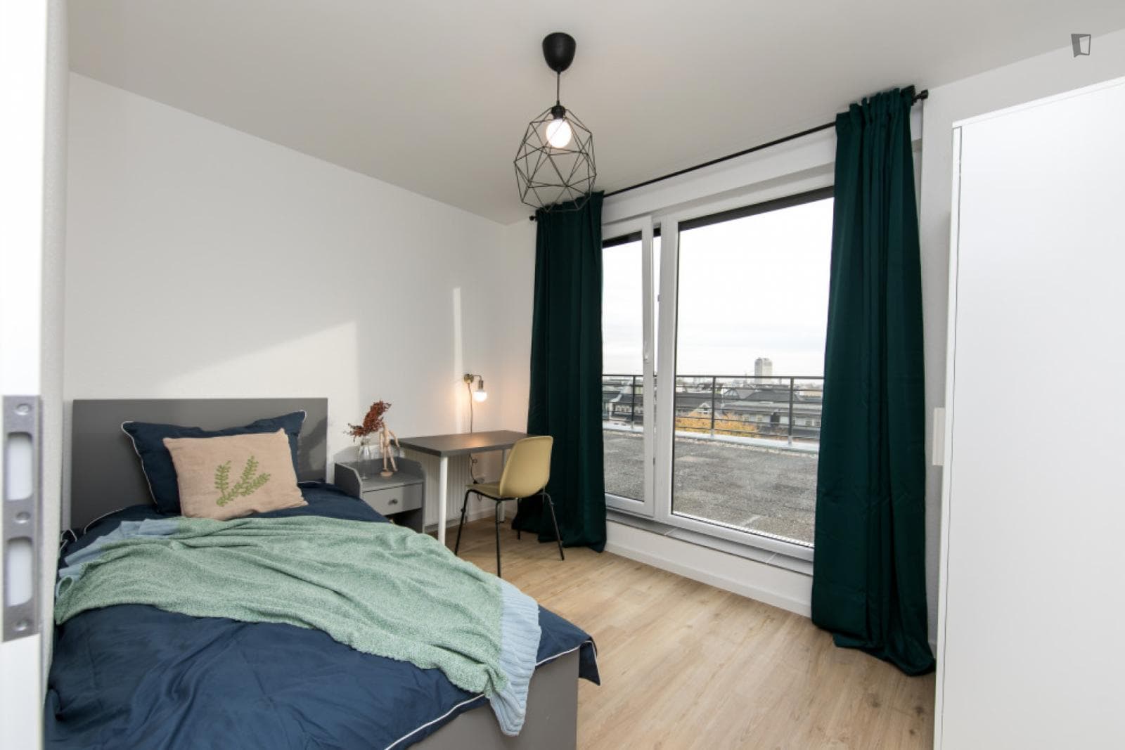 Cute single bedroom with access to a terrace, near Technische Universität photo 1