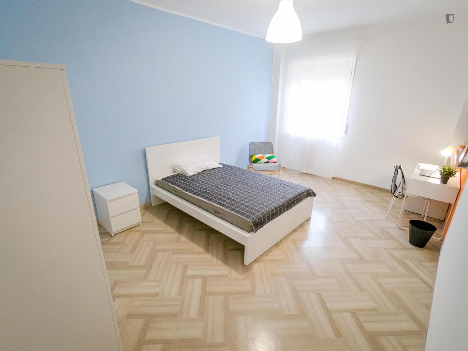Large single bedroom in a 6-bedroom flat, near Università degli Studi di Bari Aldo Moro photo 1