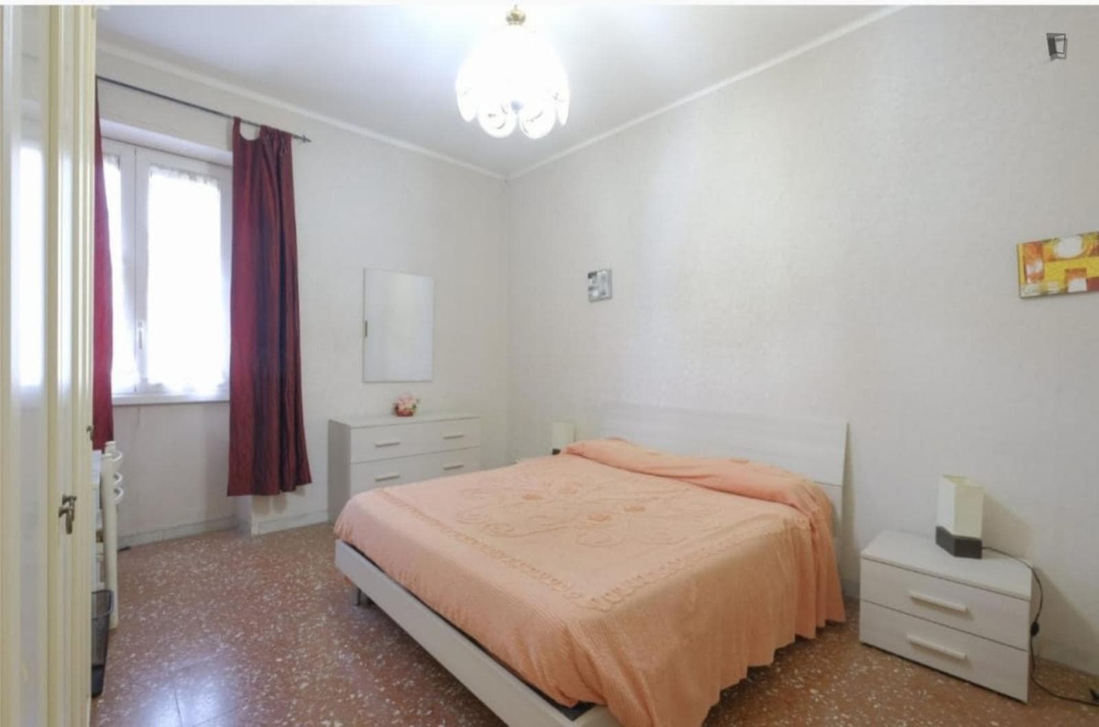 Welcoming double bedroom in a 3-bedroom flat near Università Roma Tre photo 1