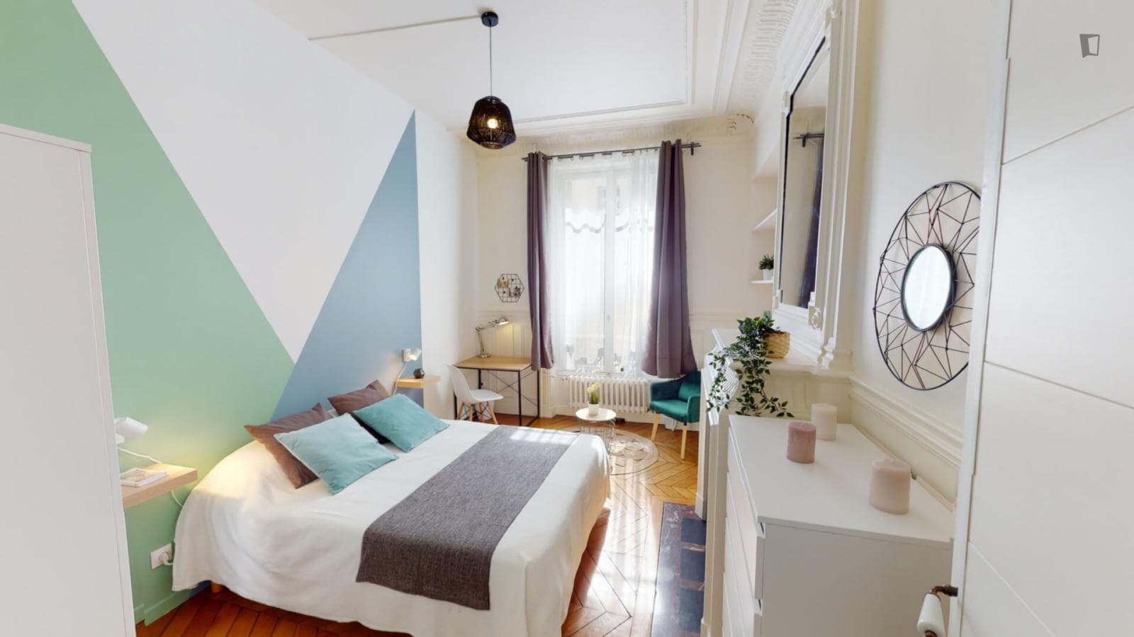 Bright double bedroom in an 8-Bedroom apartment, next to ILERI University photo 1