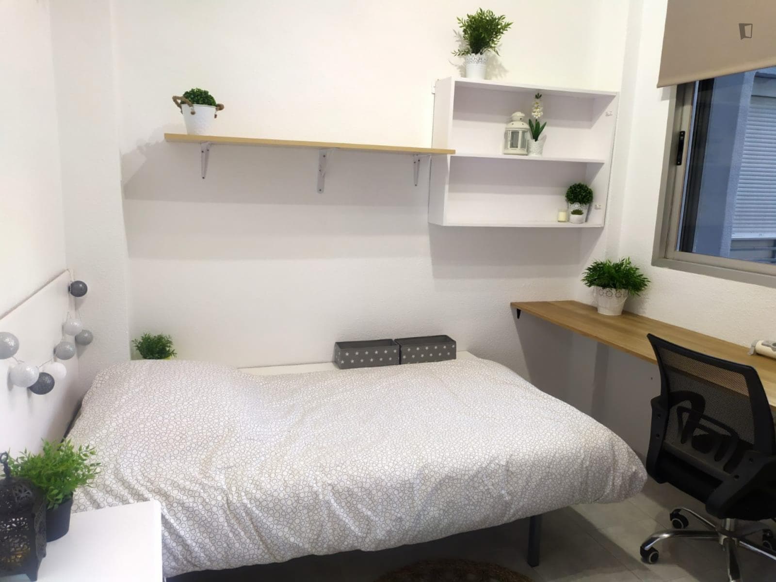 Pleasant single bedroom in Camino de Ronda photo 1