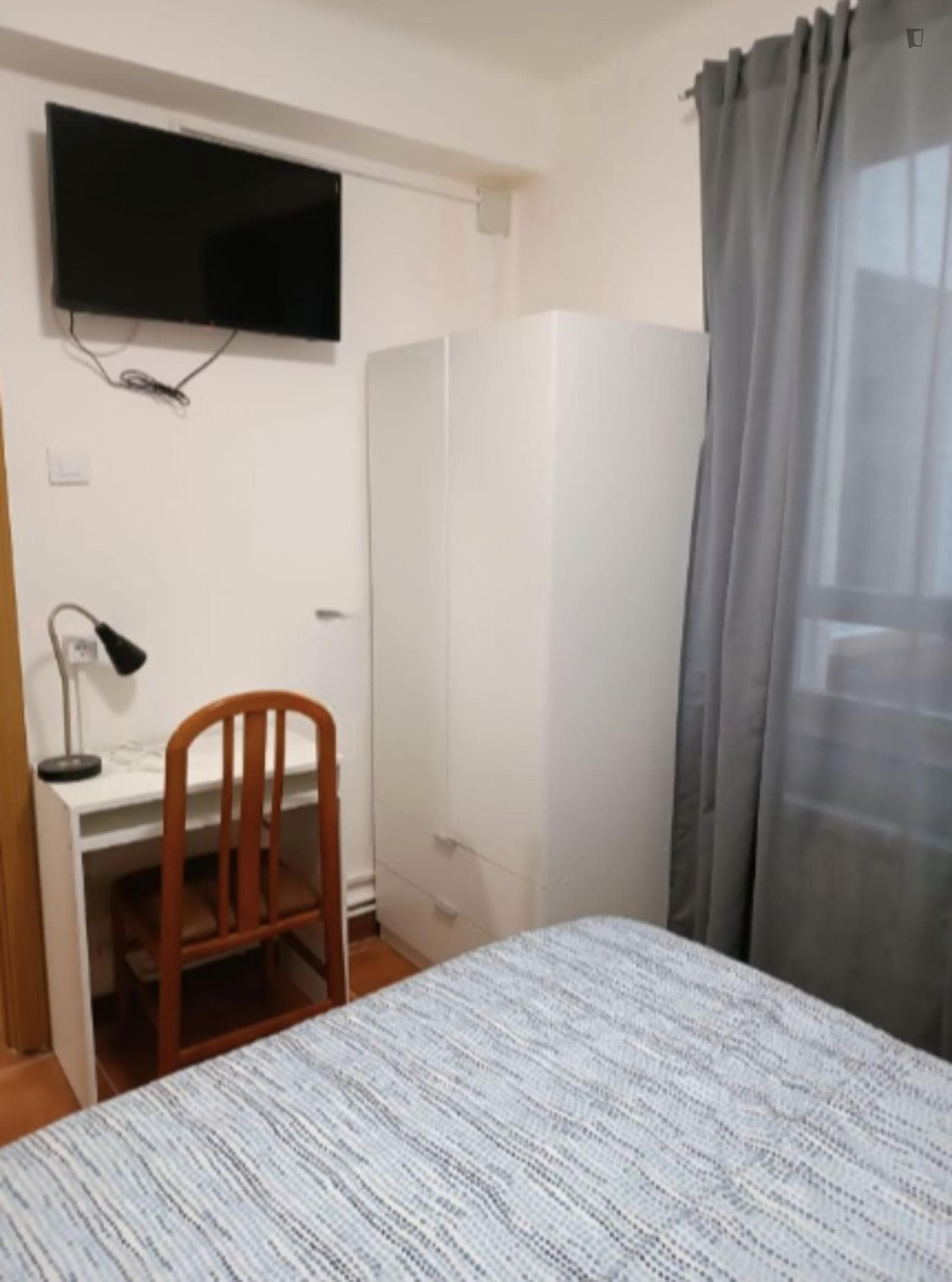 Room with all the facilities in Oviedo's centre photo 1