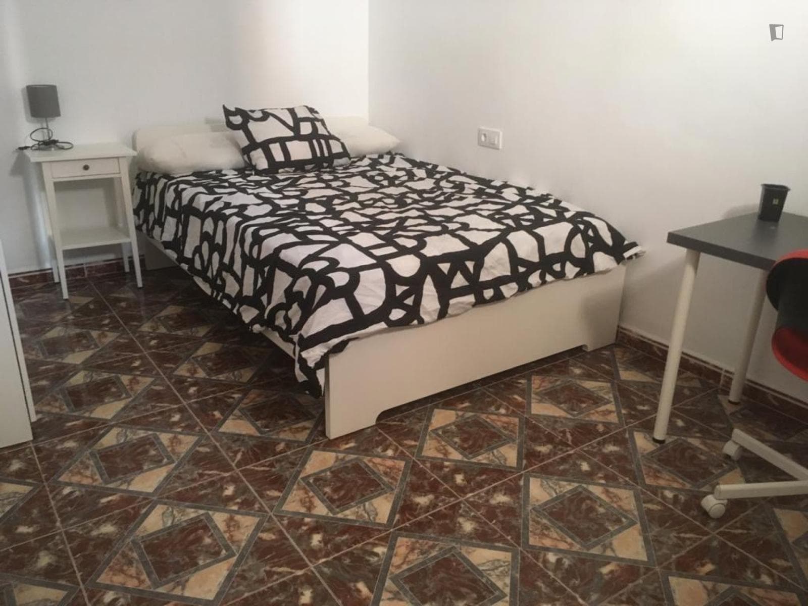 Cosy double bedroom photo 1