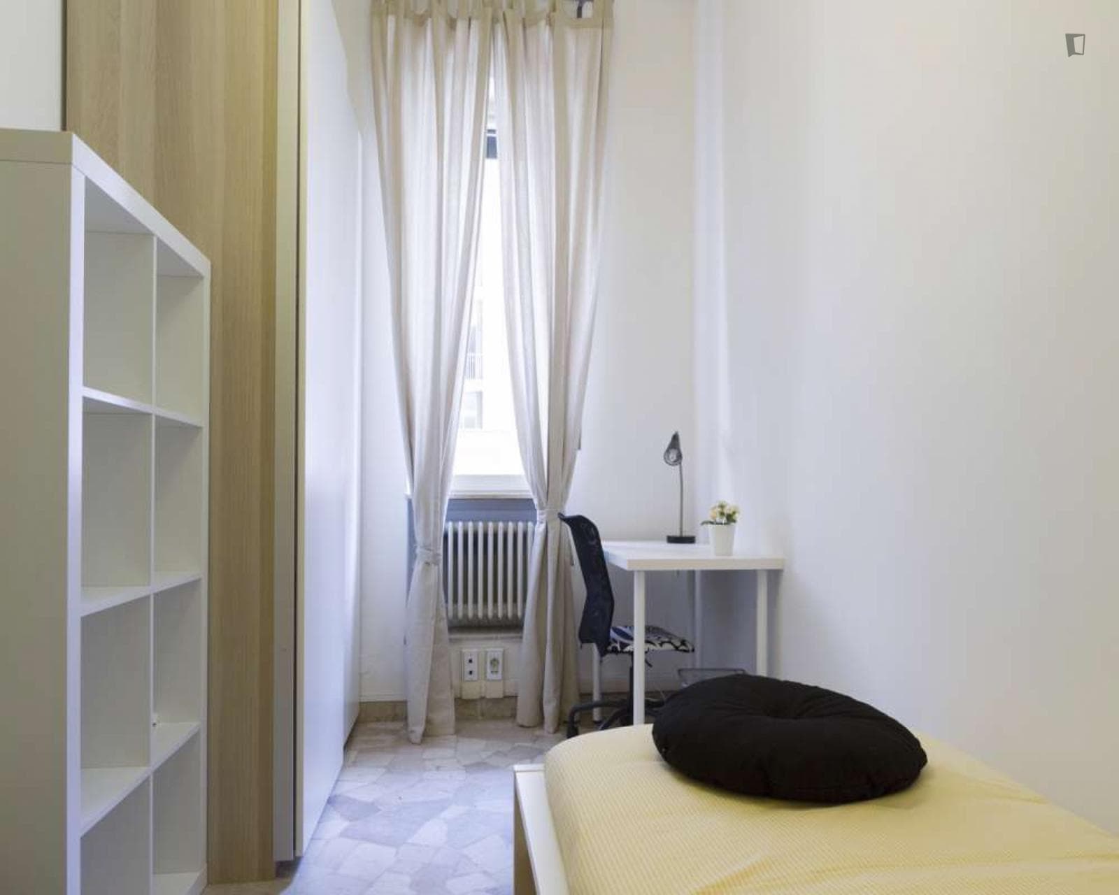Bright single bedroom close to Primaticcio metro station photo 1