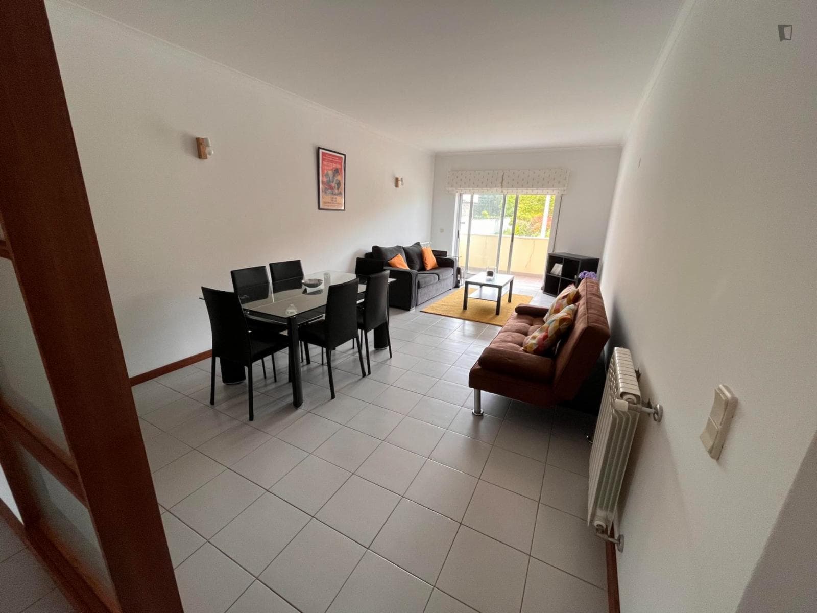 Sunny 2-bedroom flat in Marinhas  photo 1