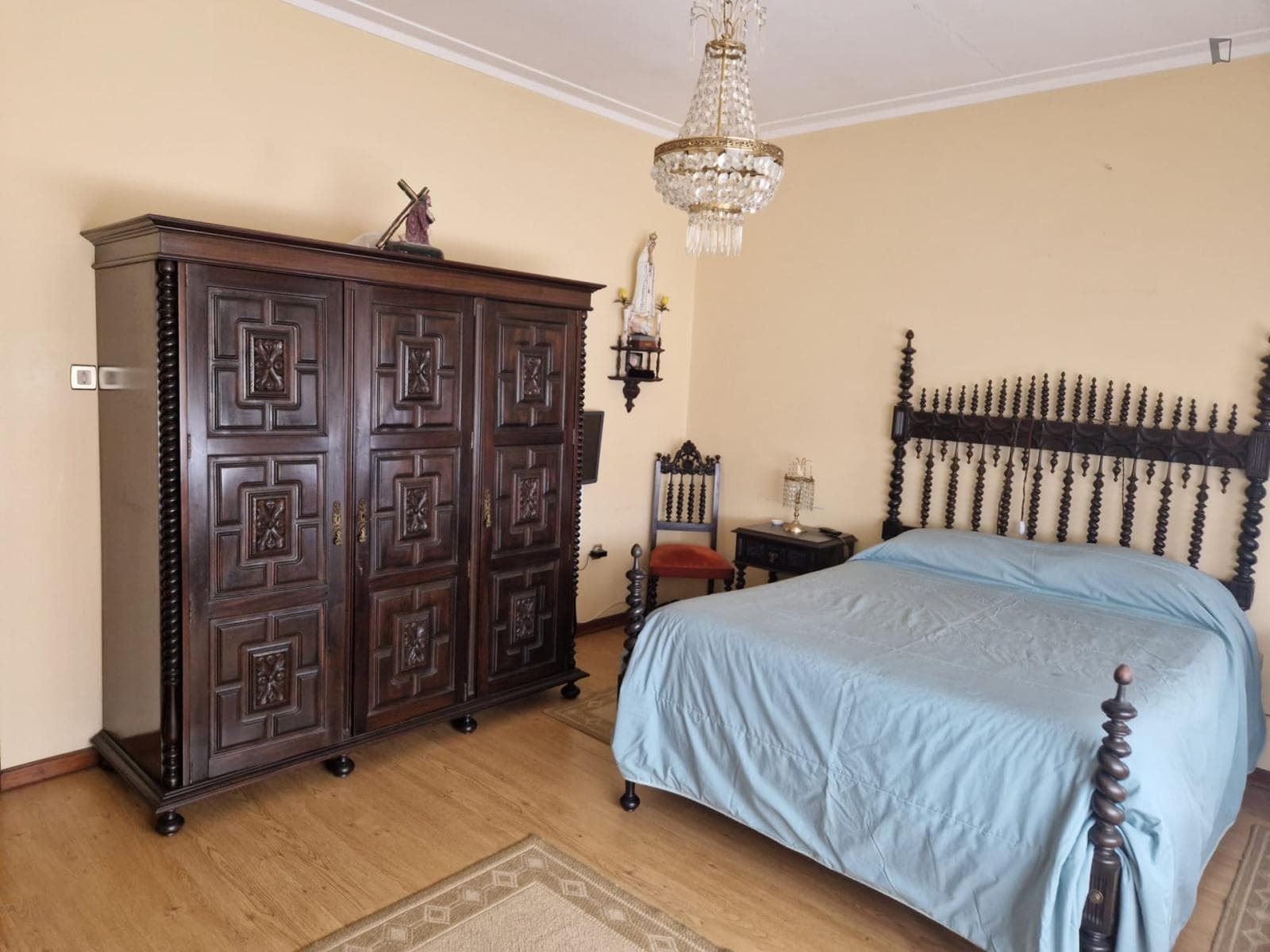 Spacious double bedroom close to Valadares Train Station photo 1