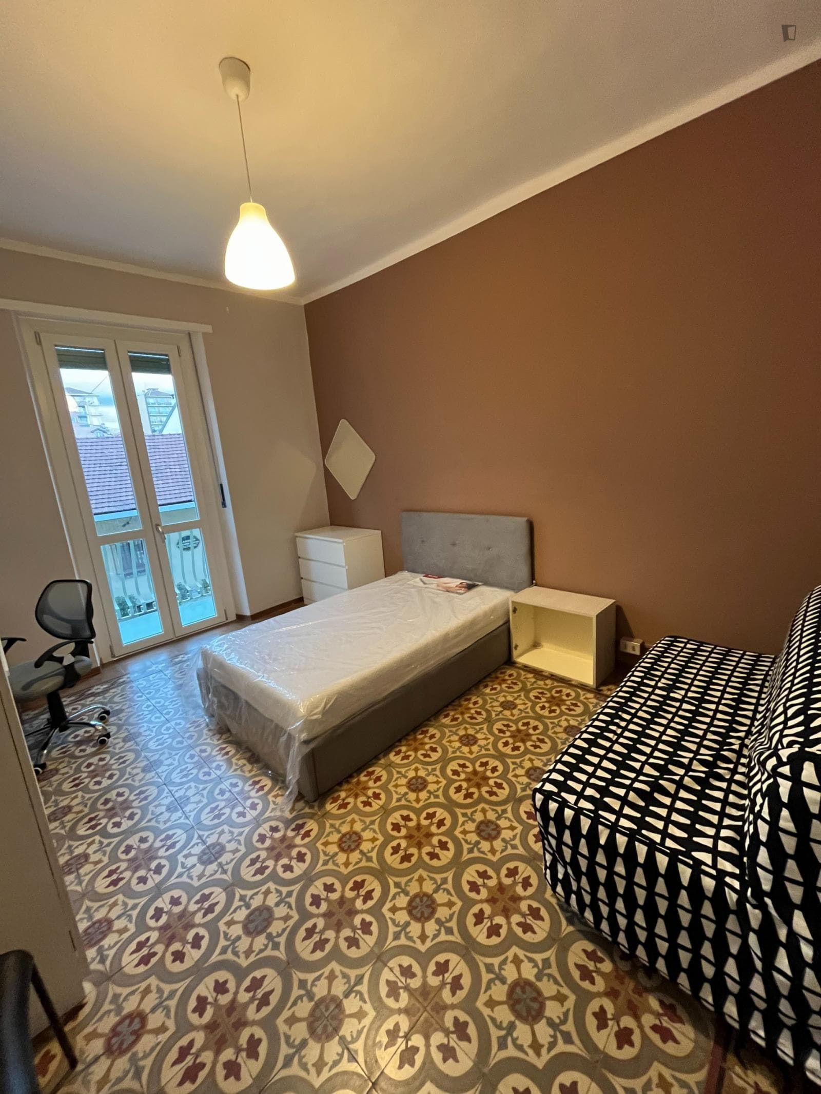 Cool double bedroom with a balcony, near Parco della Tesoriera photo 1