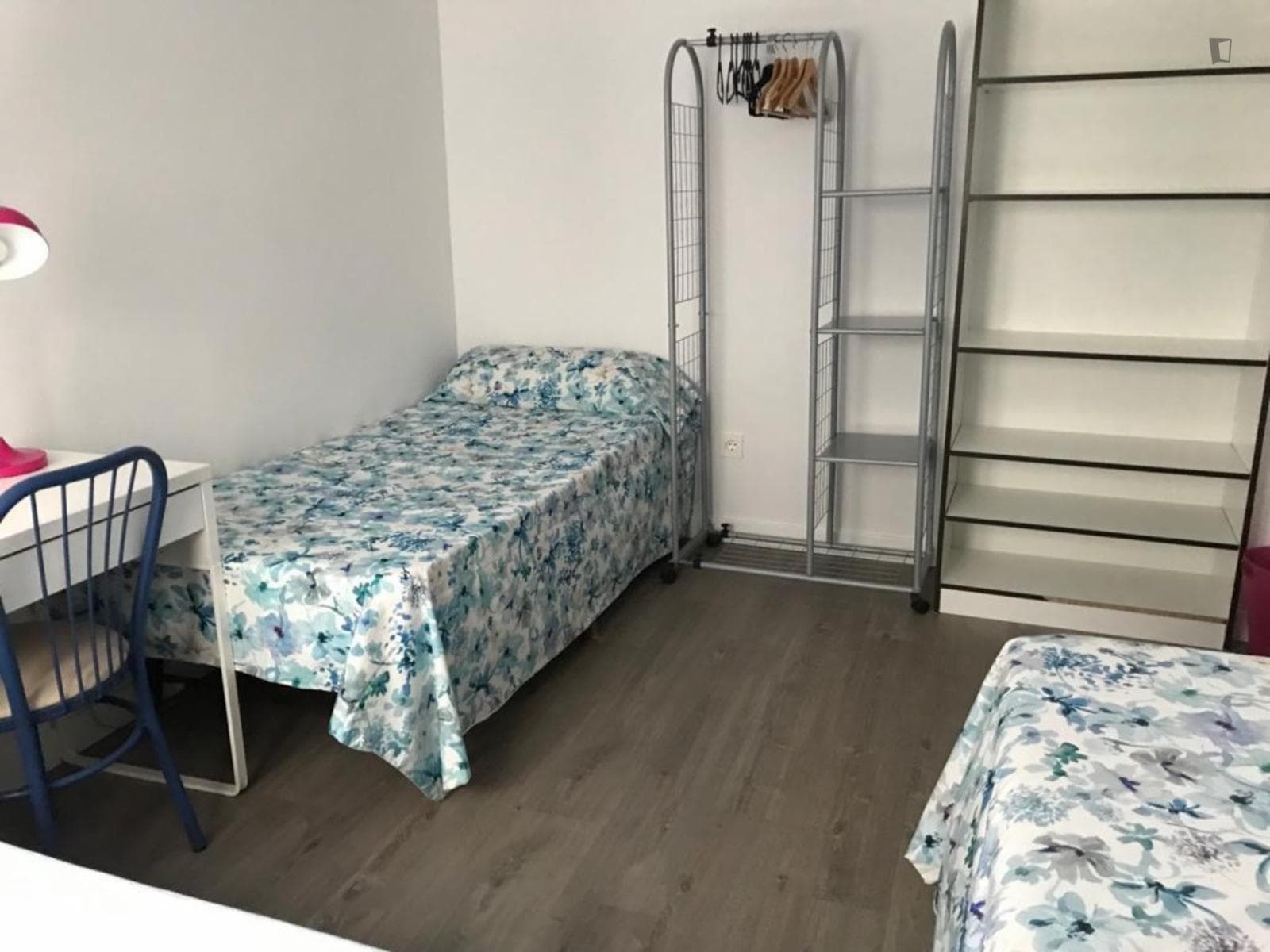 Bright double bedroom in Salamanca close to Parque de la Alamedilla photo 1