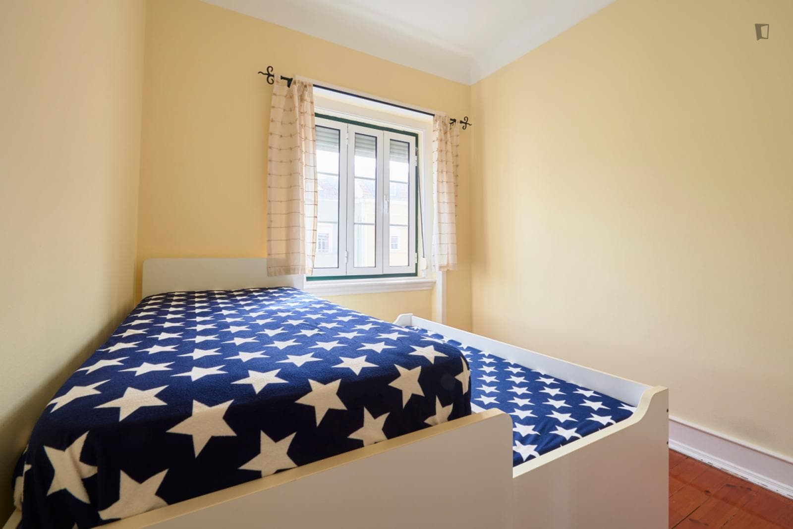 Spacious 3 bedroom apartment in Campo de Ourique photo 1