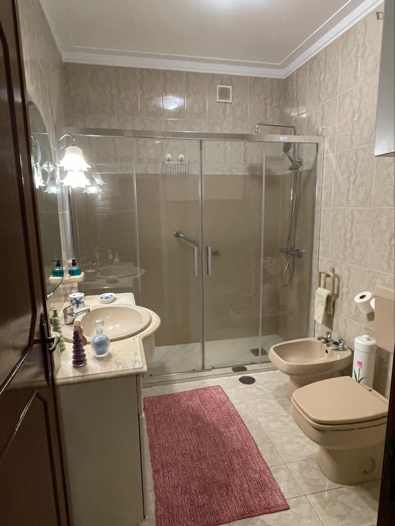 Quarto duplo com WC privado - Suite photo 1