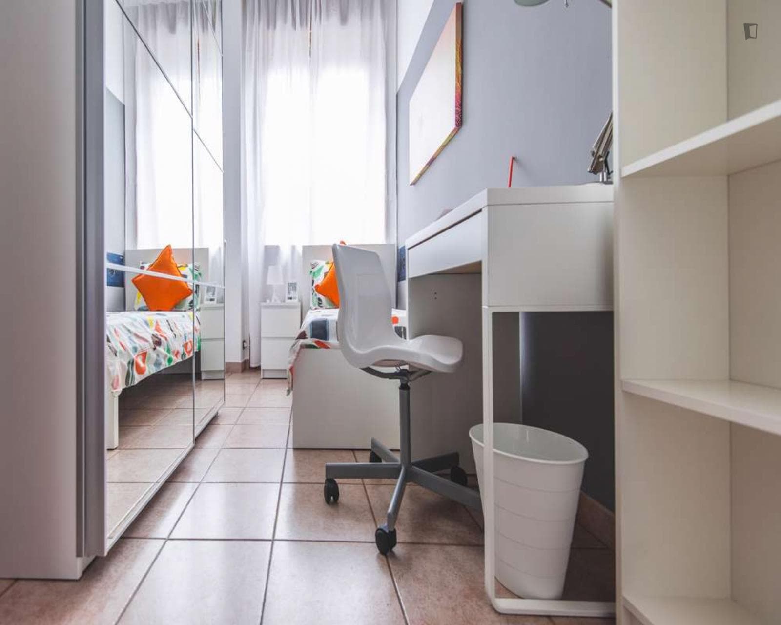 Fancy single bedroom close to De Angeli metro station photo 1