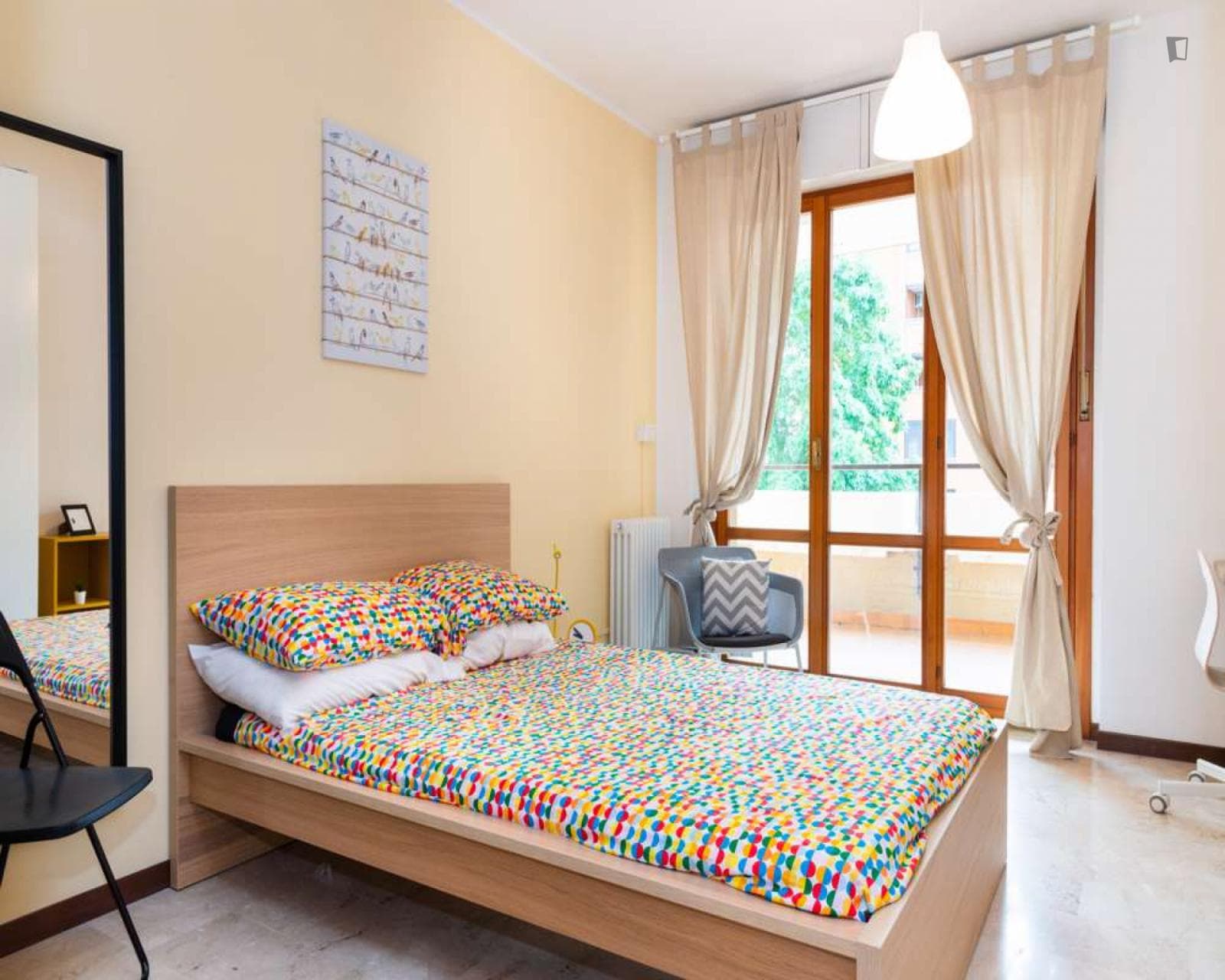 Inviting double bedroom with a balcony, in Gratosoglio photo 1