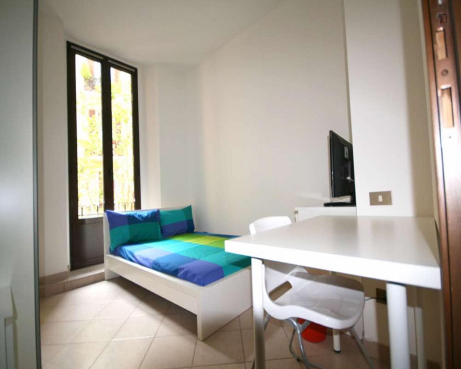 Luminous double bedroom near Vittorio Formentano Park photo 1