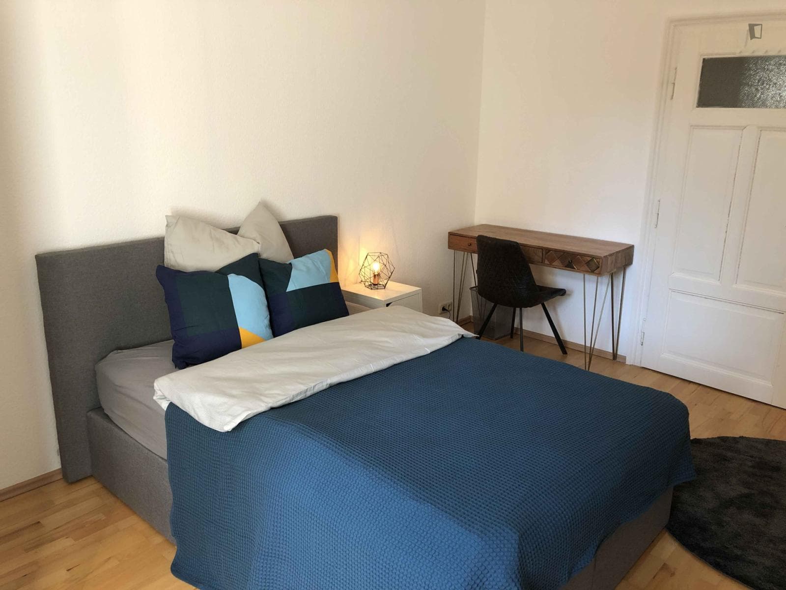 Charismatic double bedroom in a 3-bedroom apartment in Nordend-Ost photo 1