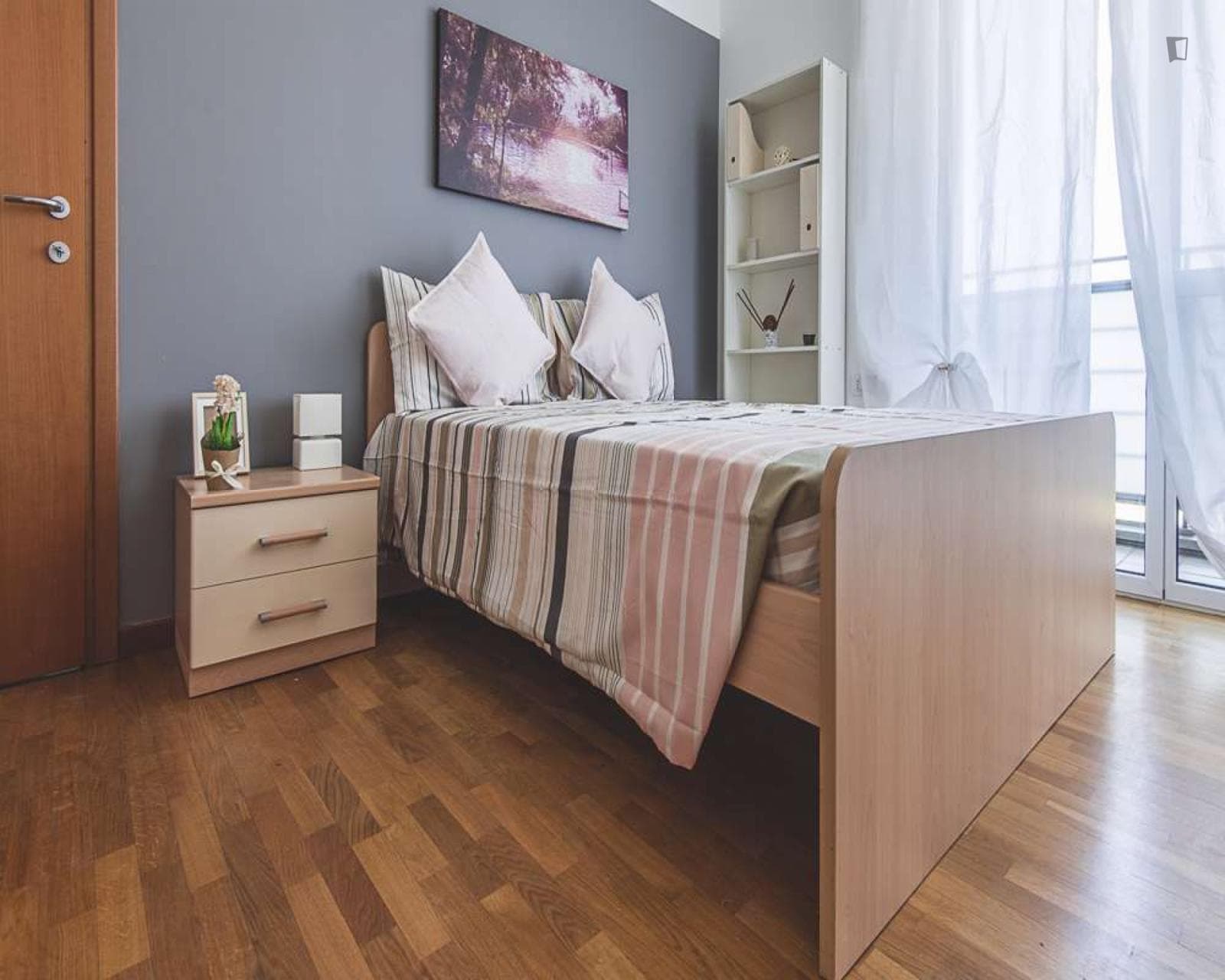 Bright double bedroom close to Villa S. Giovanni metro station photo 1