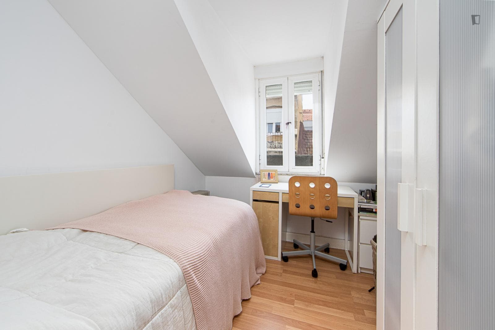 Lovely single bedroom next to Instituto Superior de Agronomia photo 1