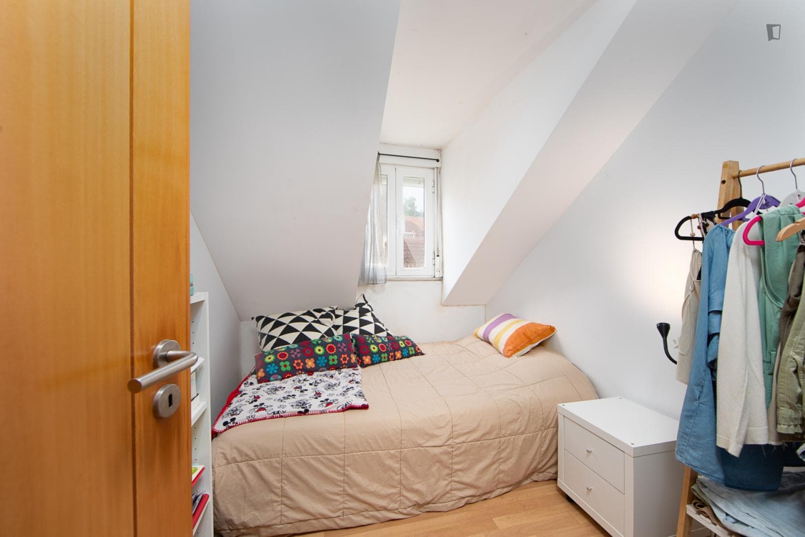 Charming single bedroom next to Instituto Superior de Agronomia and LX Factory photo 1
