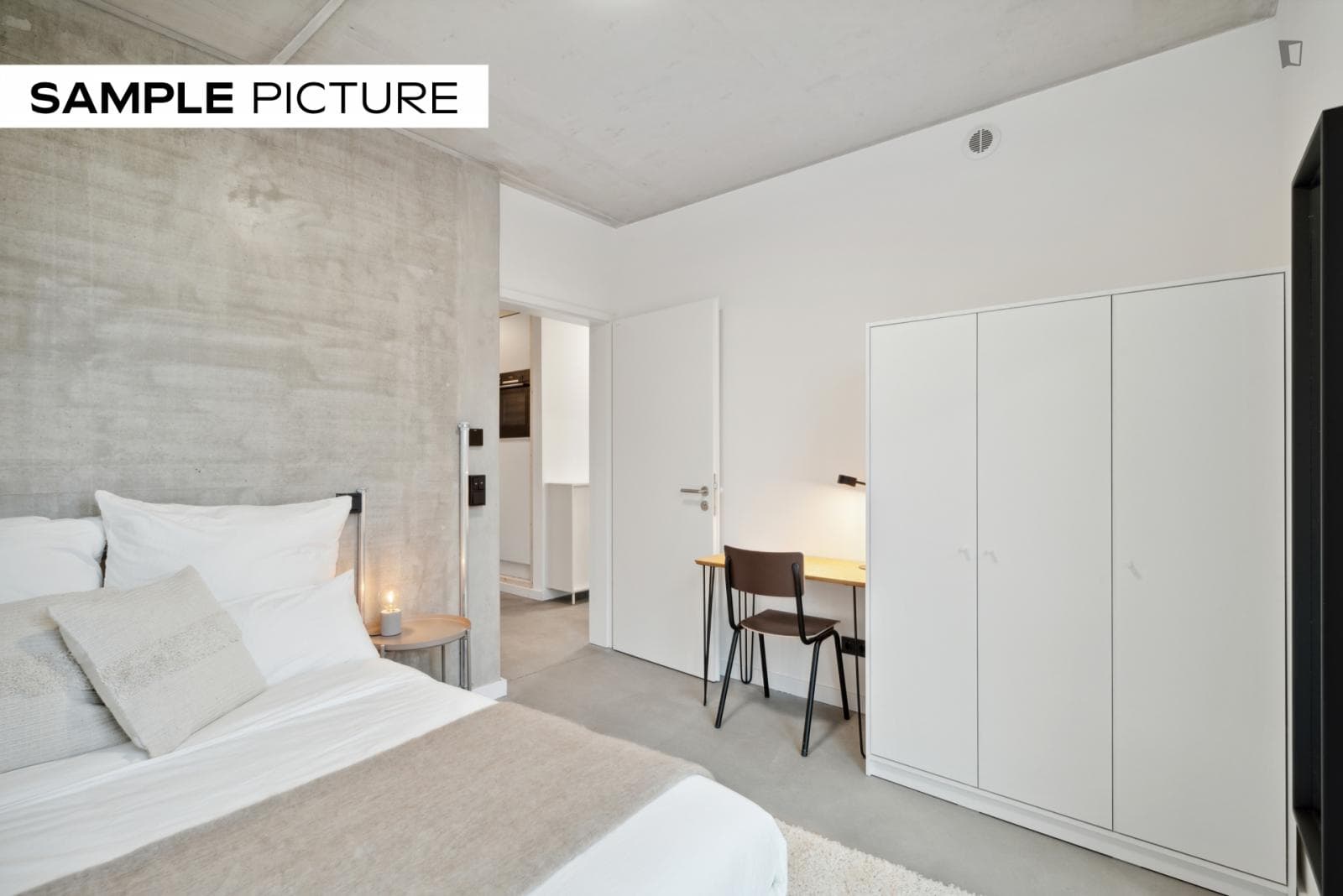 Cosy double bedroom close to U Heinrich-Heine-Straße metro station photo 1