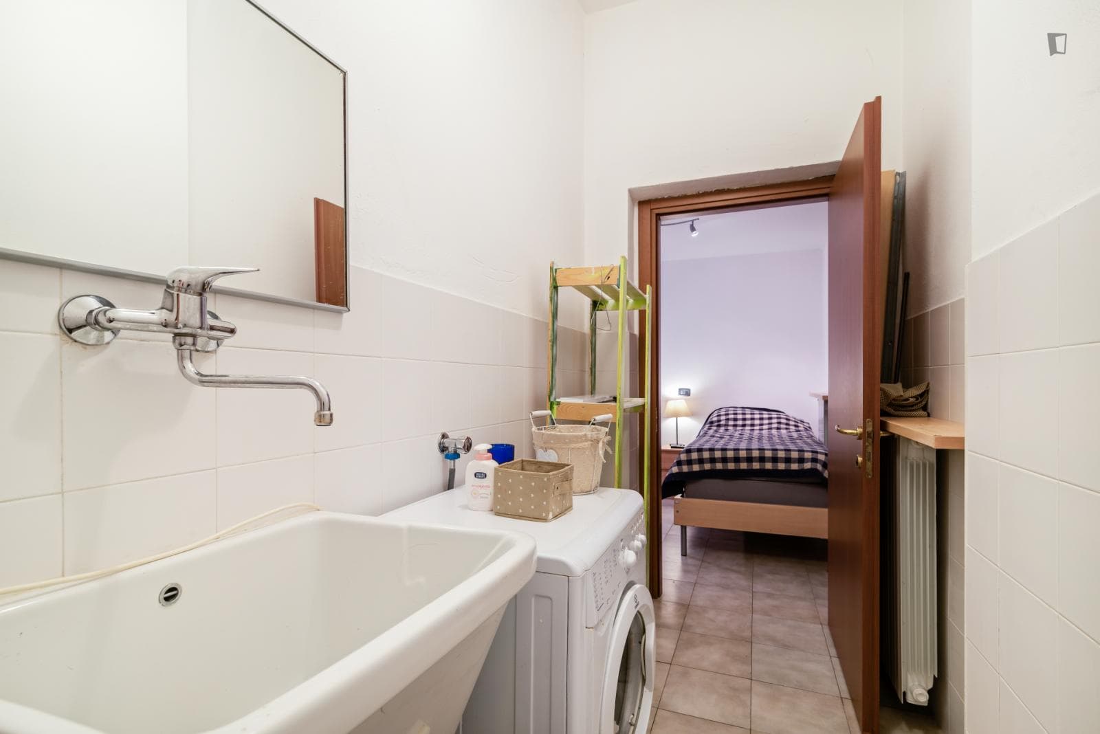 Cosy Bedroom close to Porta Vittoria metro station photo 1