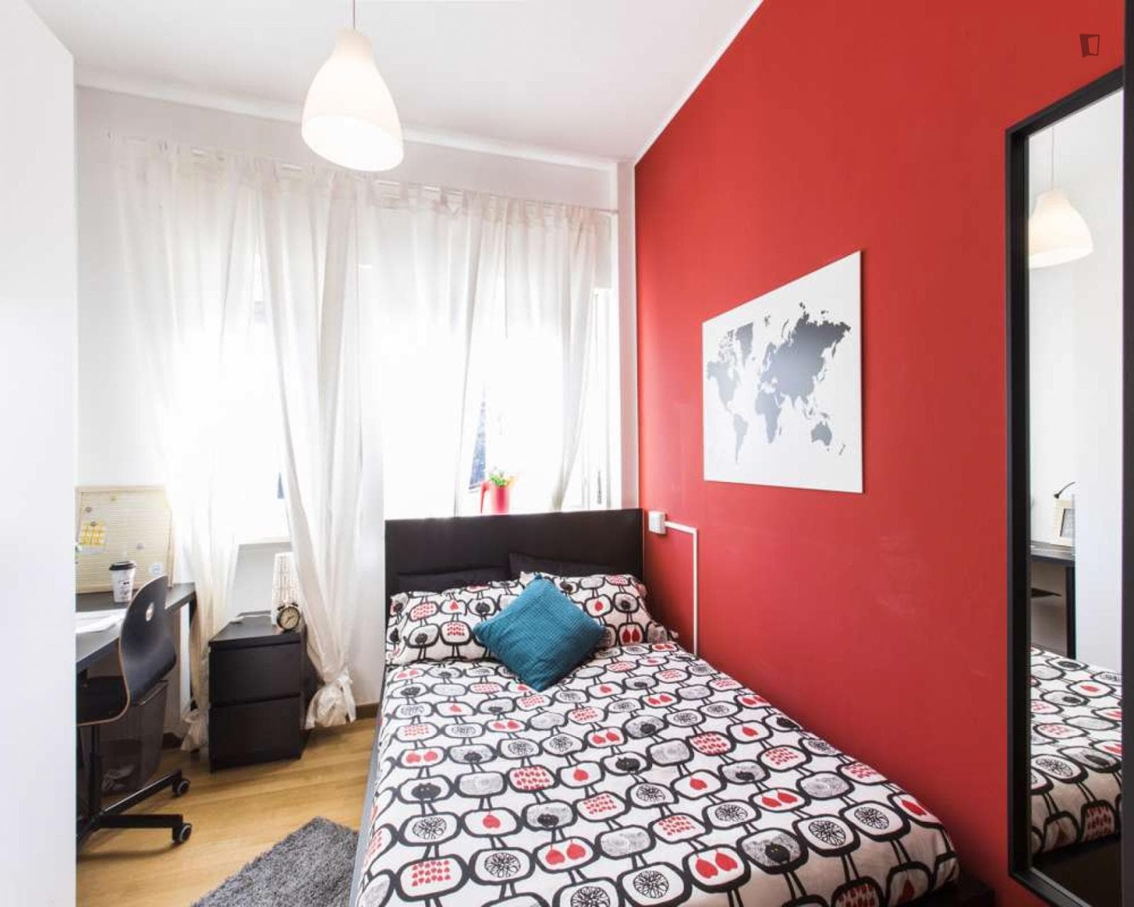 Bright double bedroom close to Bande Nere metro station photo 1