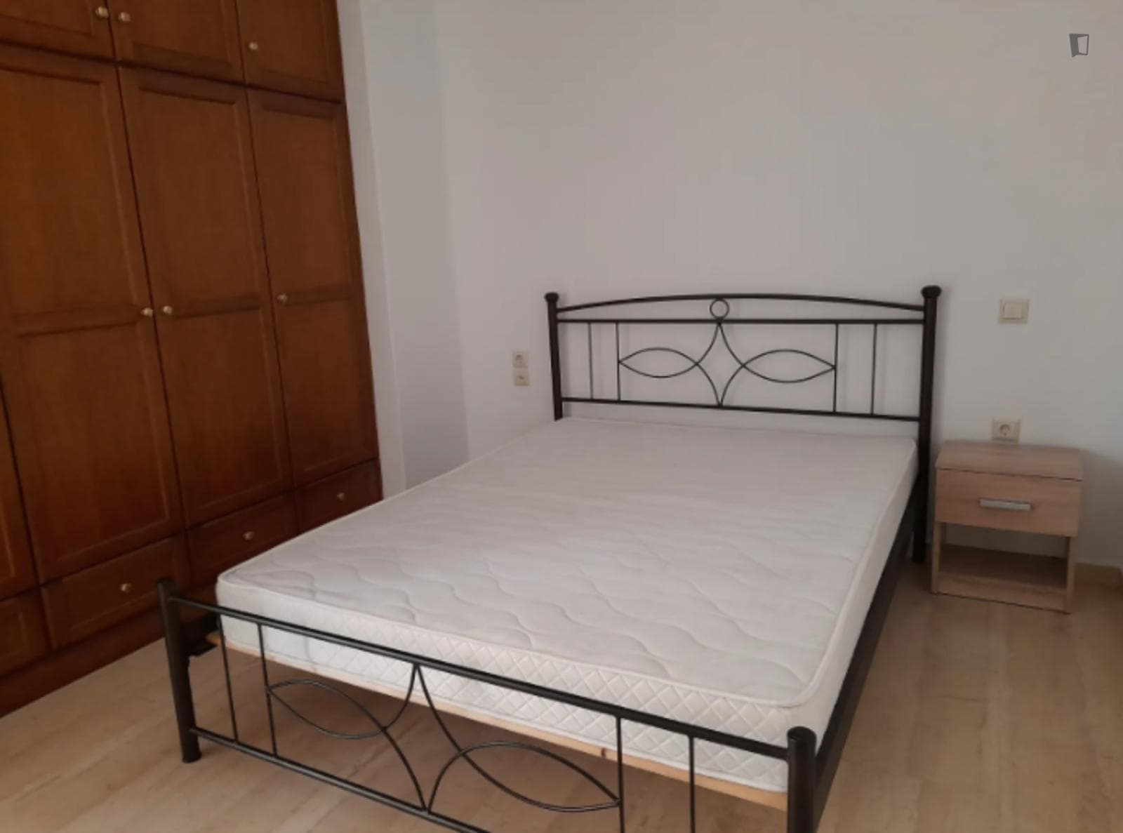 Friendly 1-bedroom apartment near Artemida for students photo 1