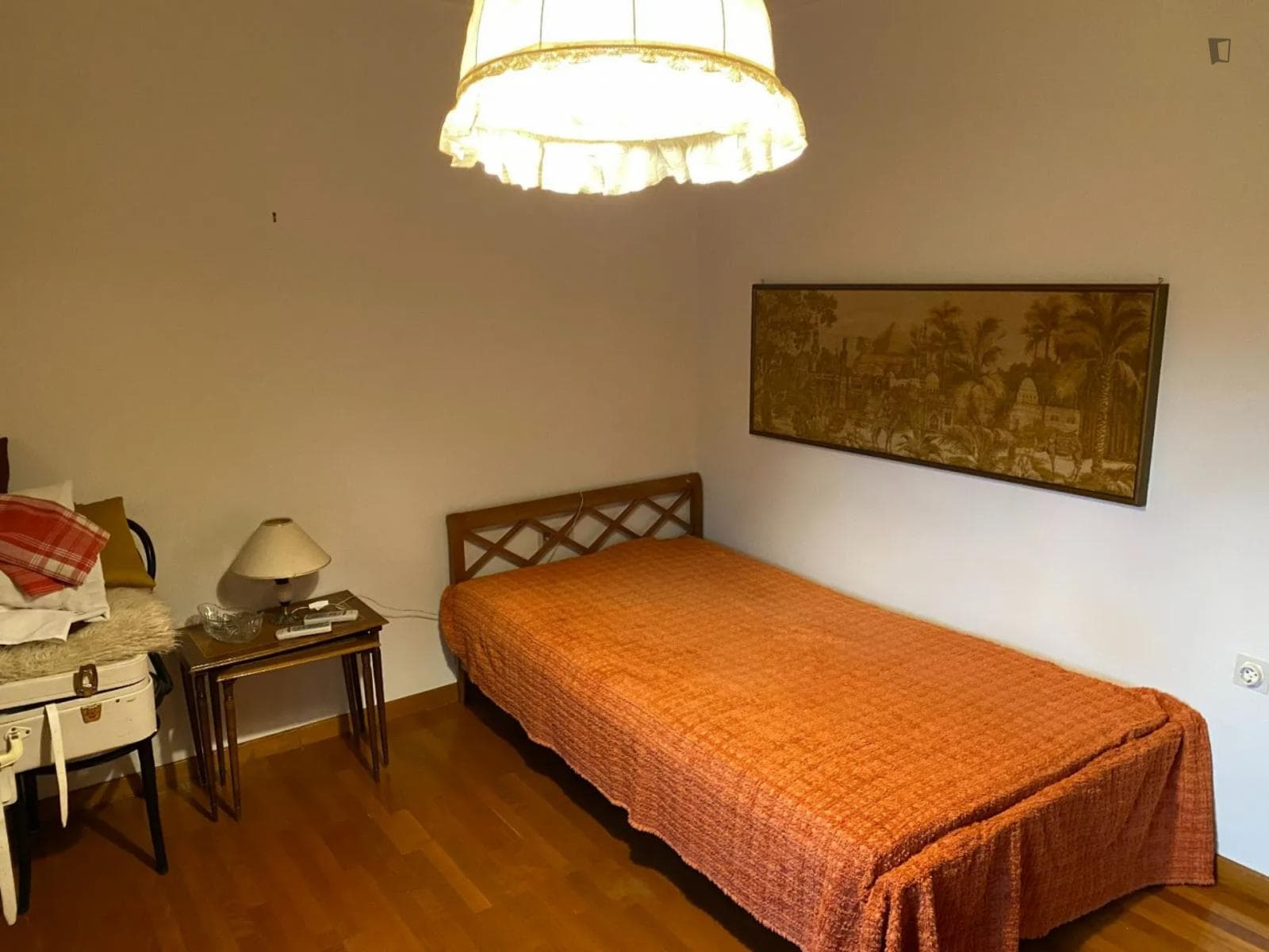 Stunning 1-bedroom apartment near Artemida sea photo 1