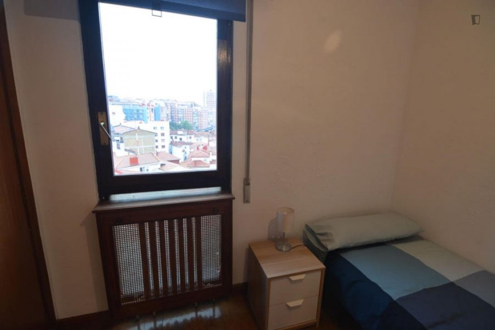Single bedroom in central Begoña photo 1