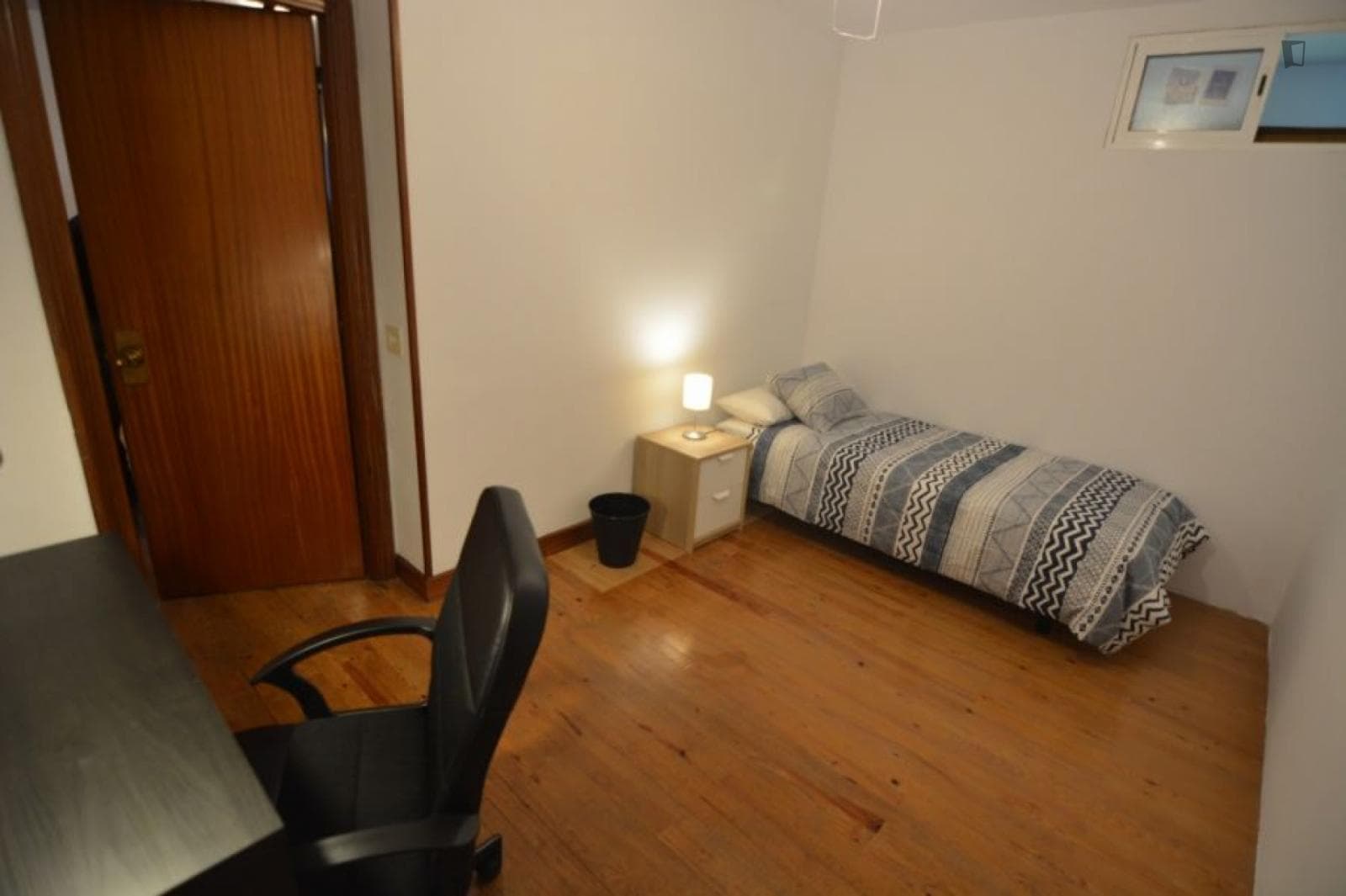Cosy single bedroom in Begoña photo 1