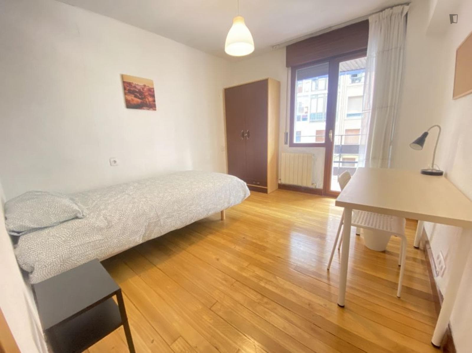 Homely double bedroom near the Santutxu metro photo 1
