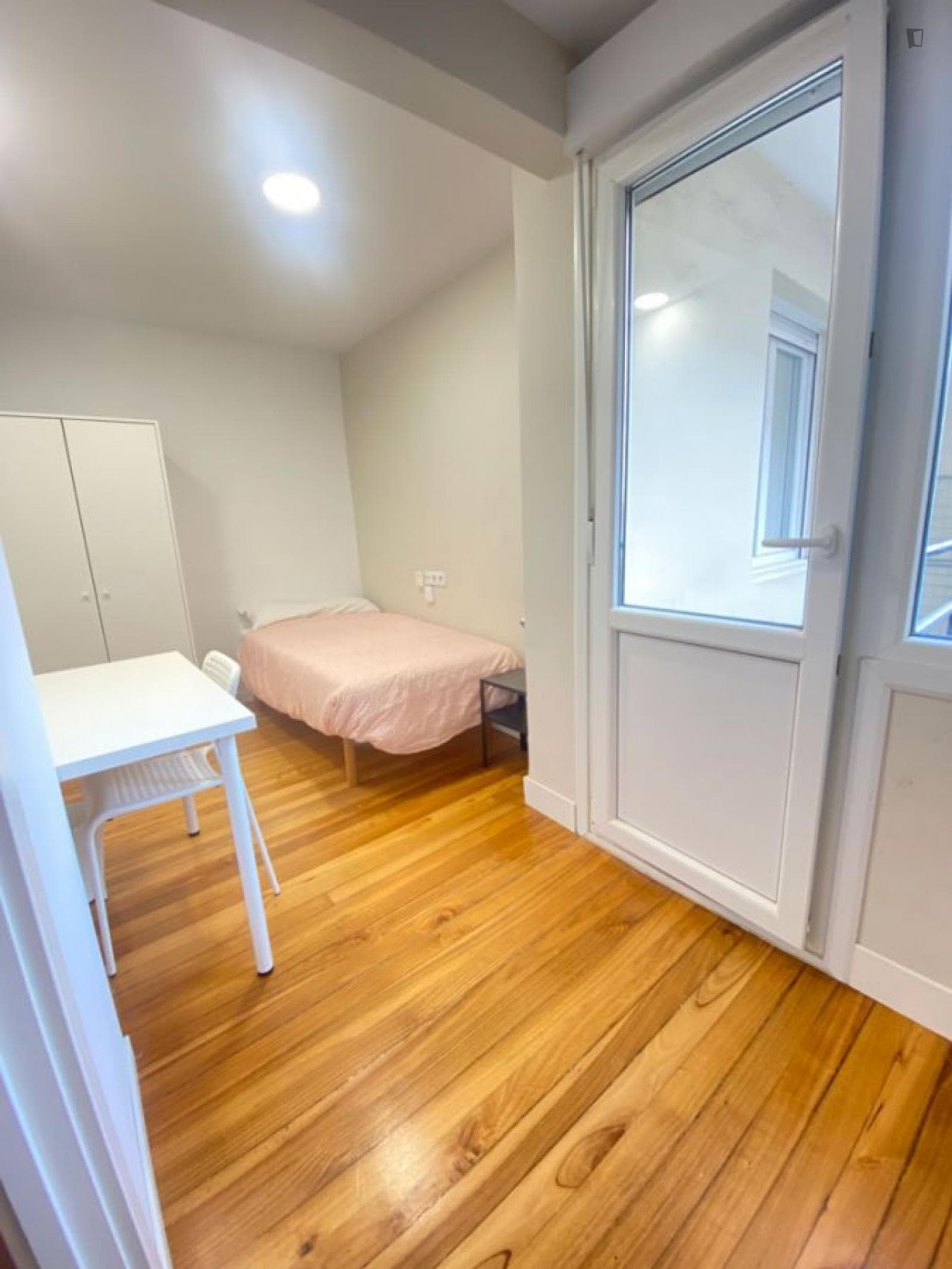 Smart single bedroom close to Europa parkea photo 1