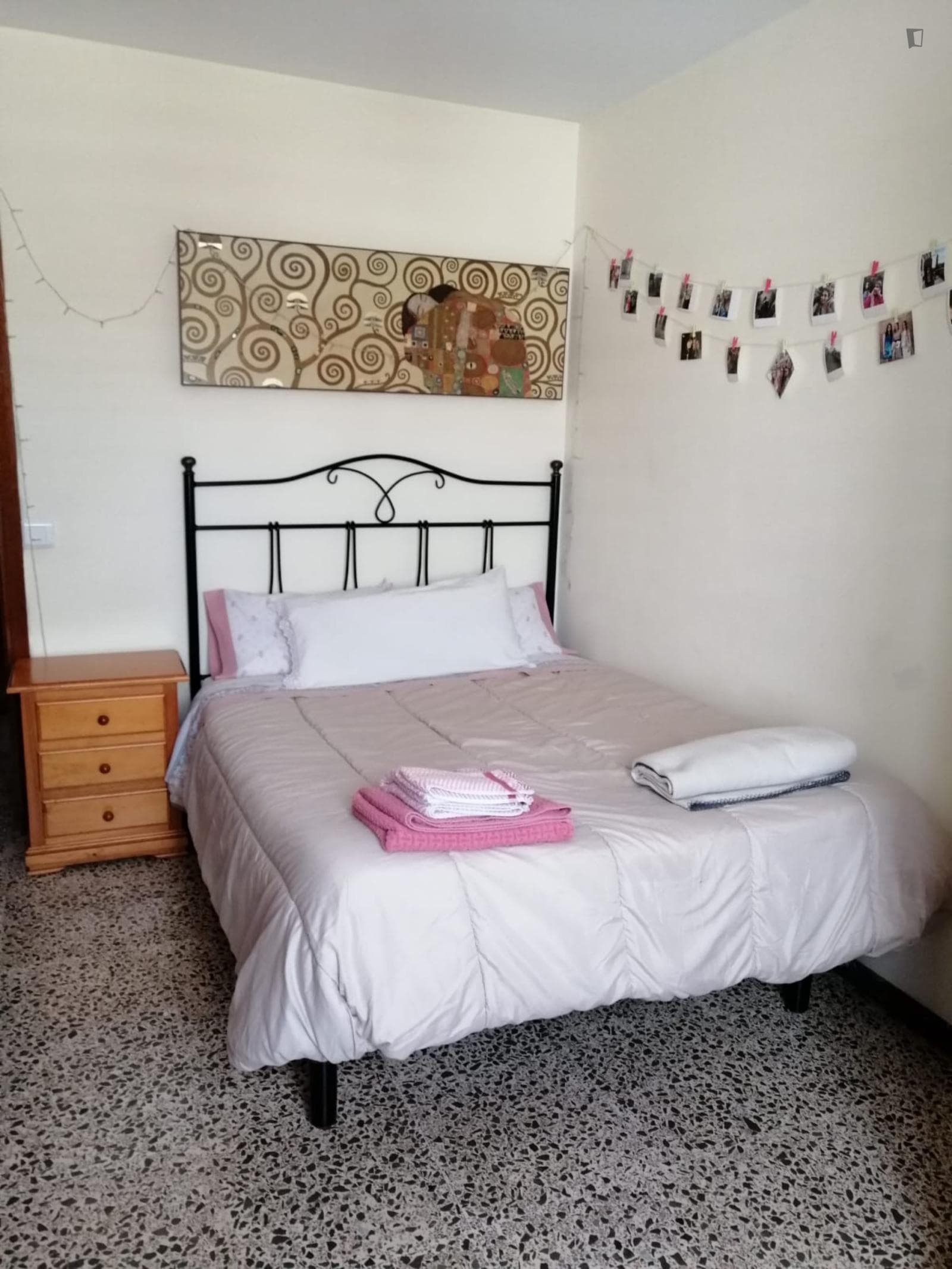 Spacious double bedroom in l'Oliverar photo 1