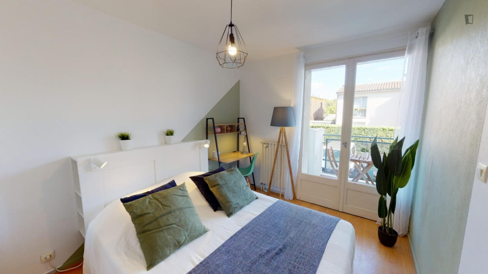 Nice double bedroom with balcony in Saint Cyprien photo 1