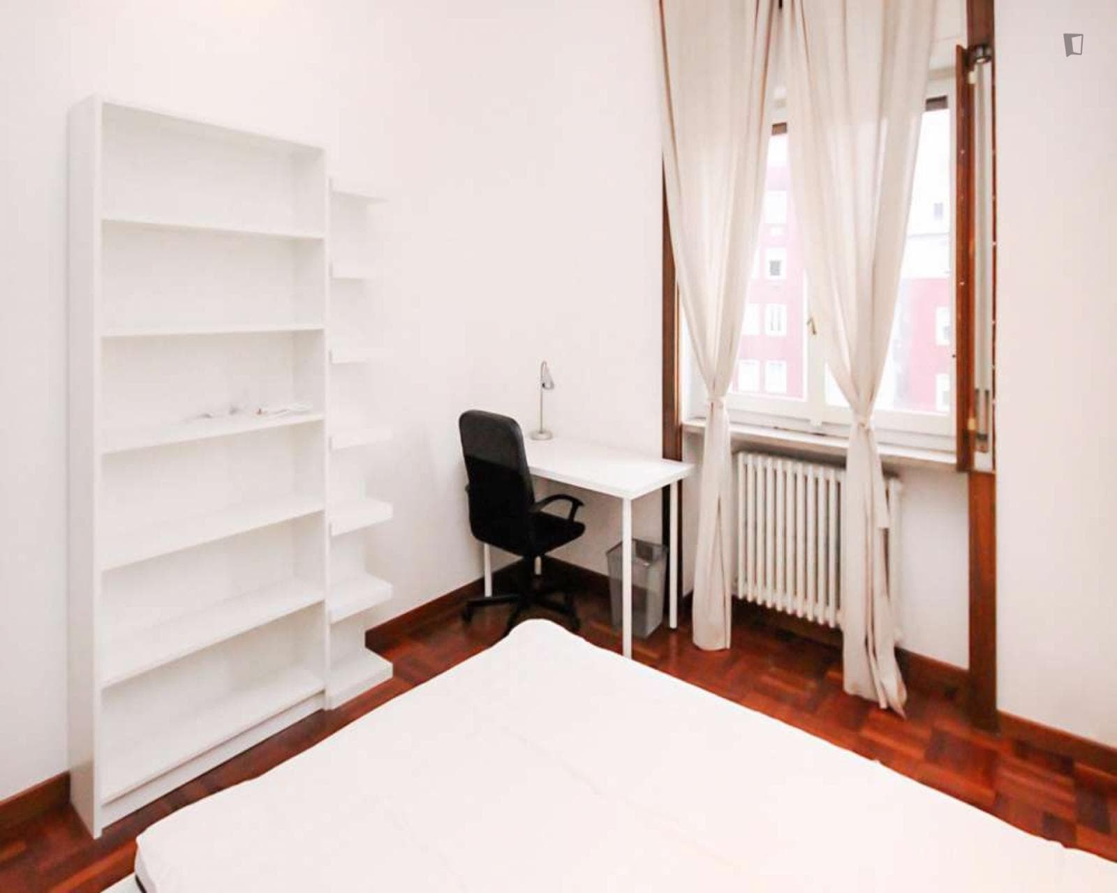 Cosy single bedroom close to Università Bocconi photo 1