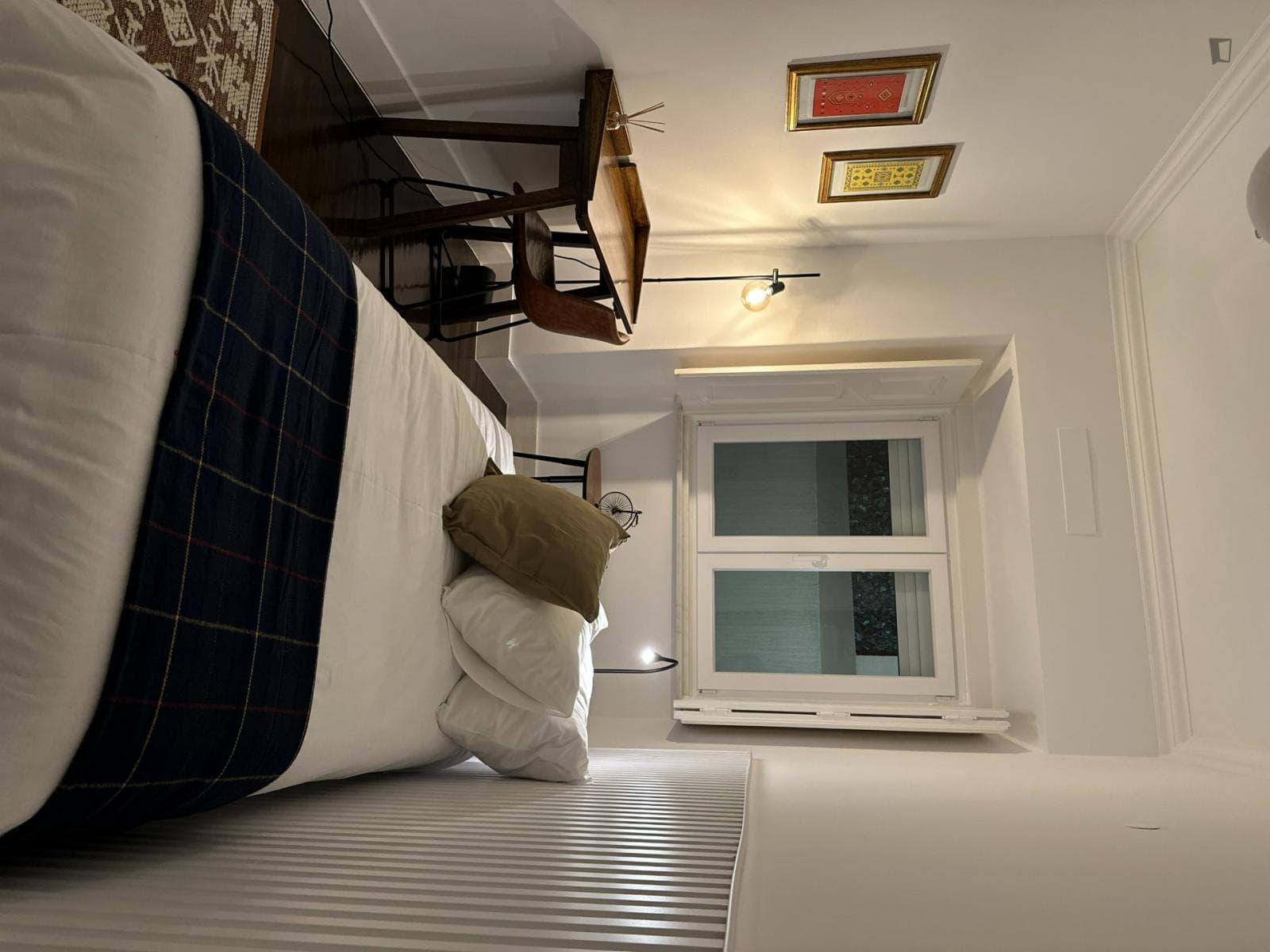 Lovely single bedroom in a 4-bedroom flat photo 1