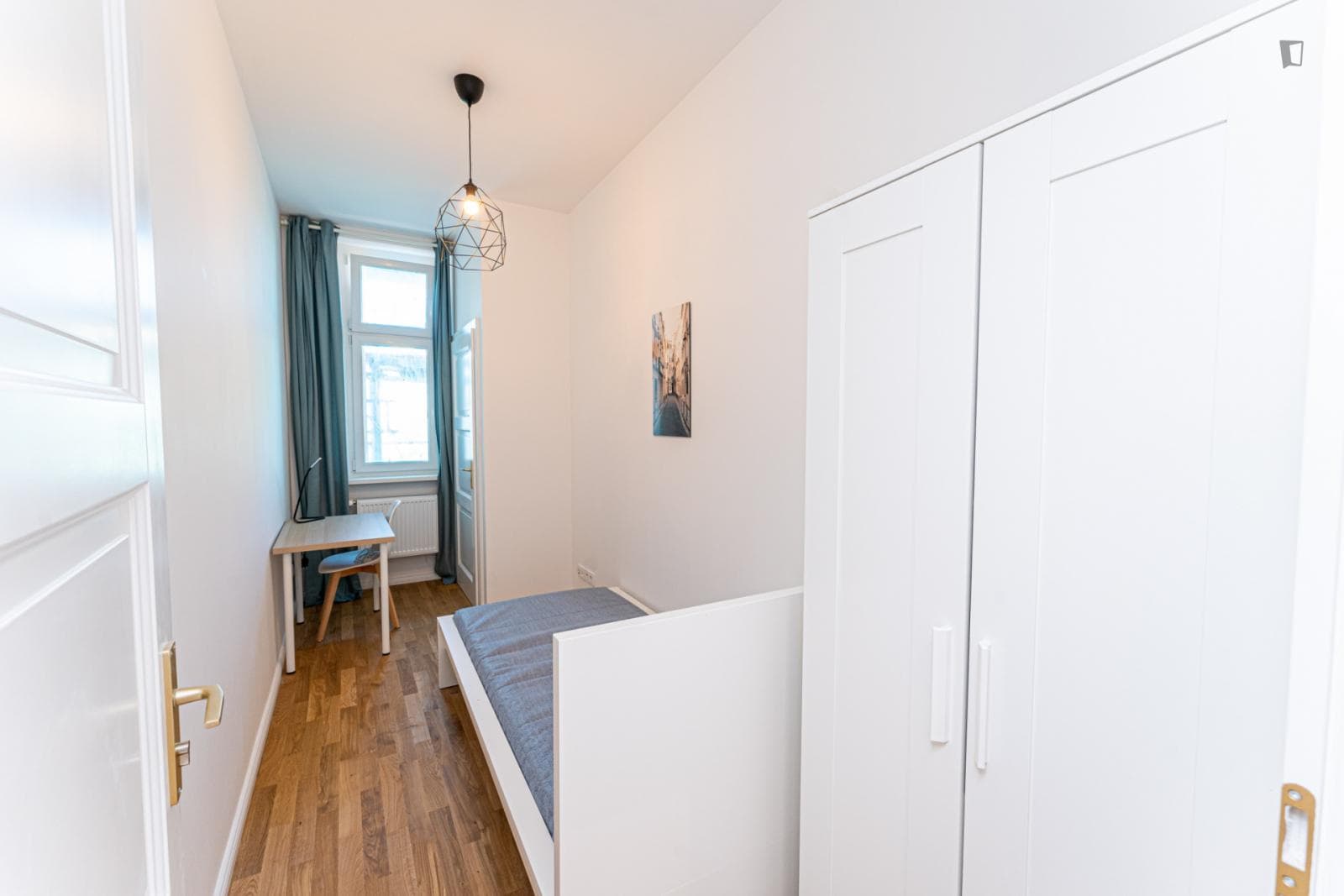 Snug single bedroom near the Schönhauser Allee train station photo 1