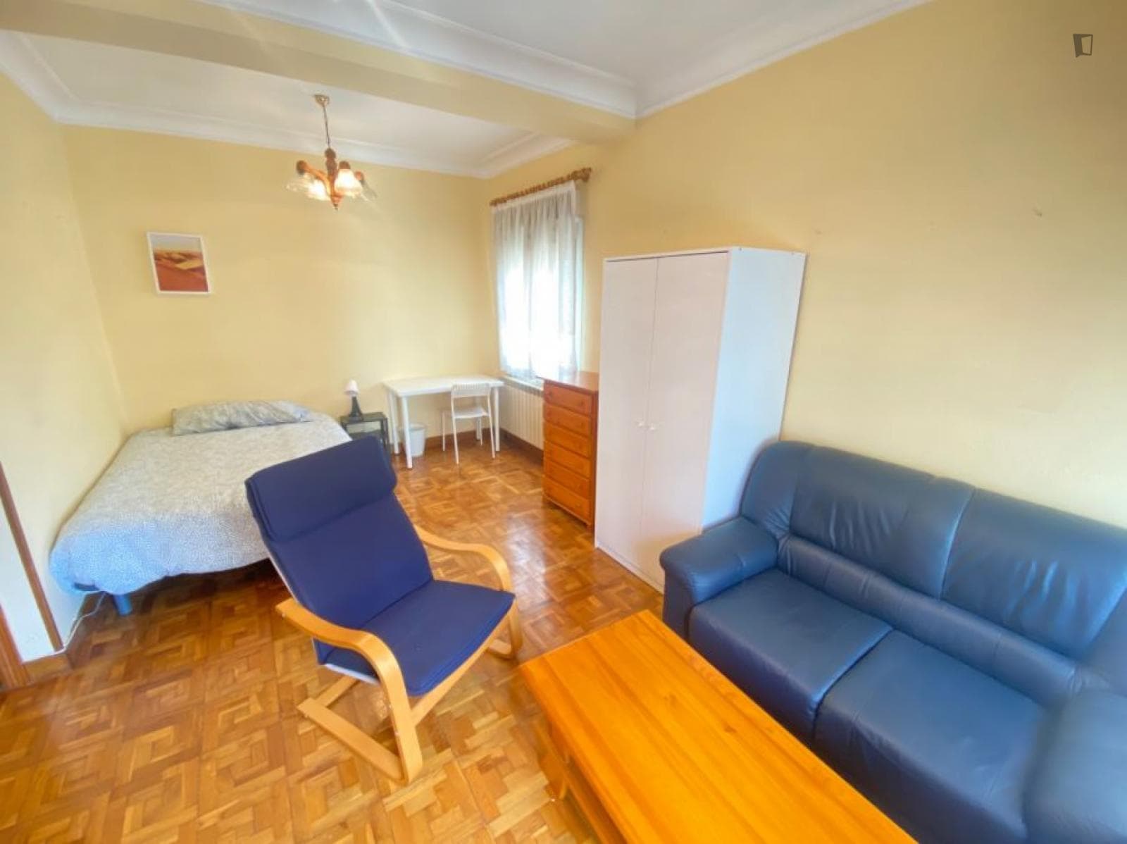 Inviting double bedroom near Universidad Pública de Navarra photo 1