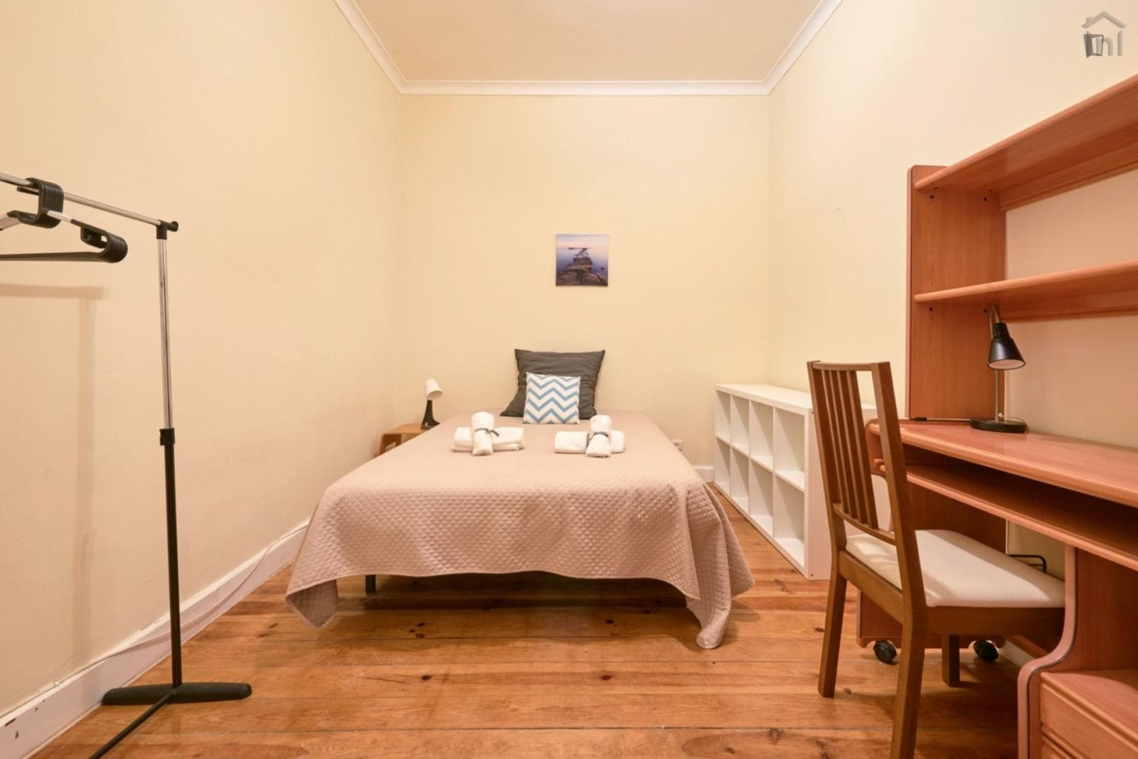 Cosy double bedroom near the Avenida metro photo 1