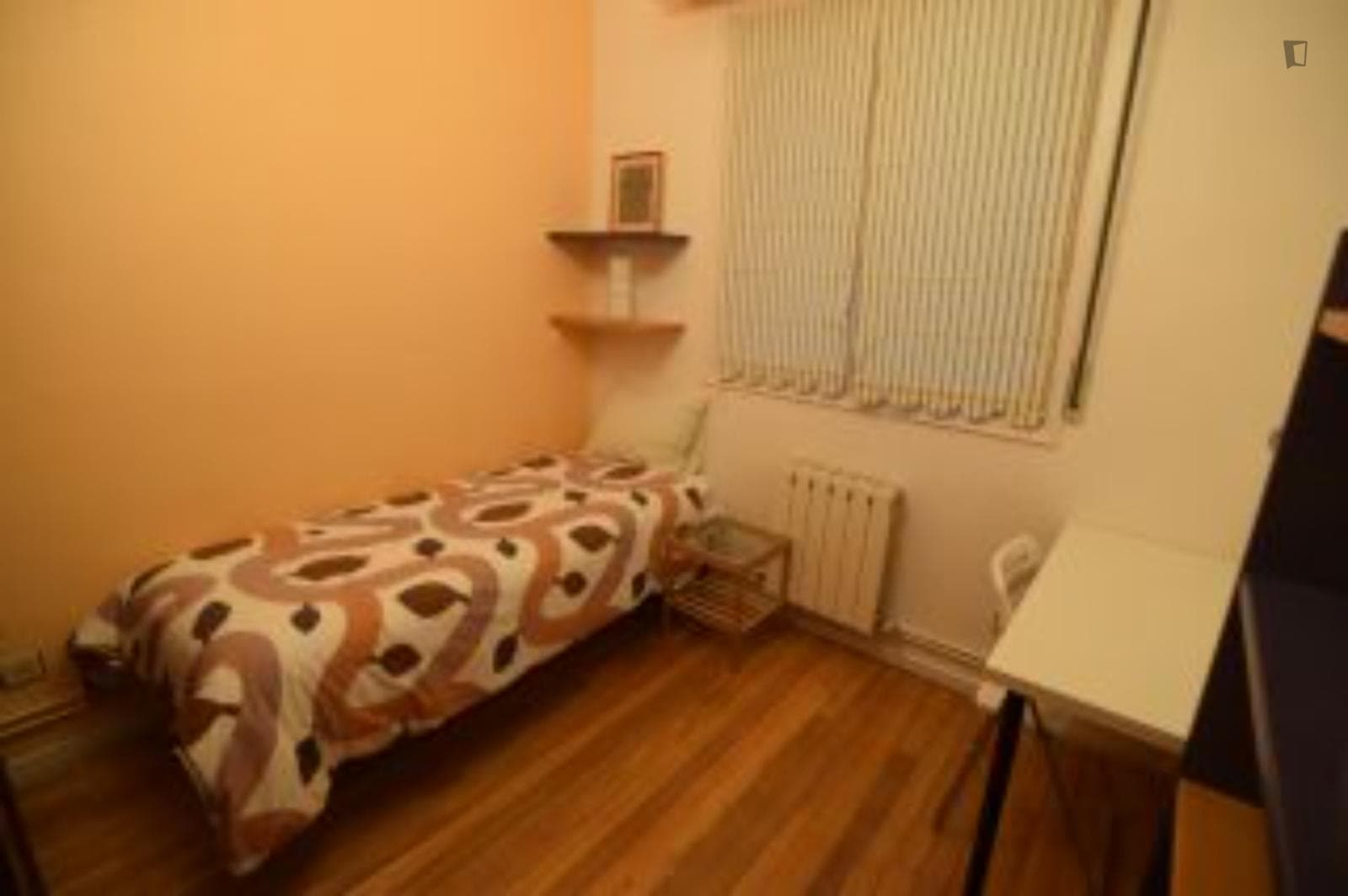 Comfy single bedroom in Bilbao close to Santutxu metro station photo 1