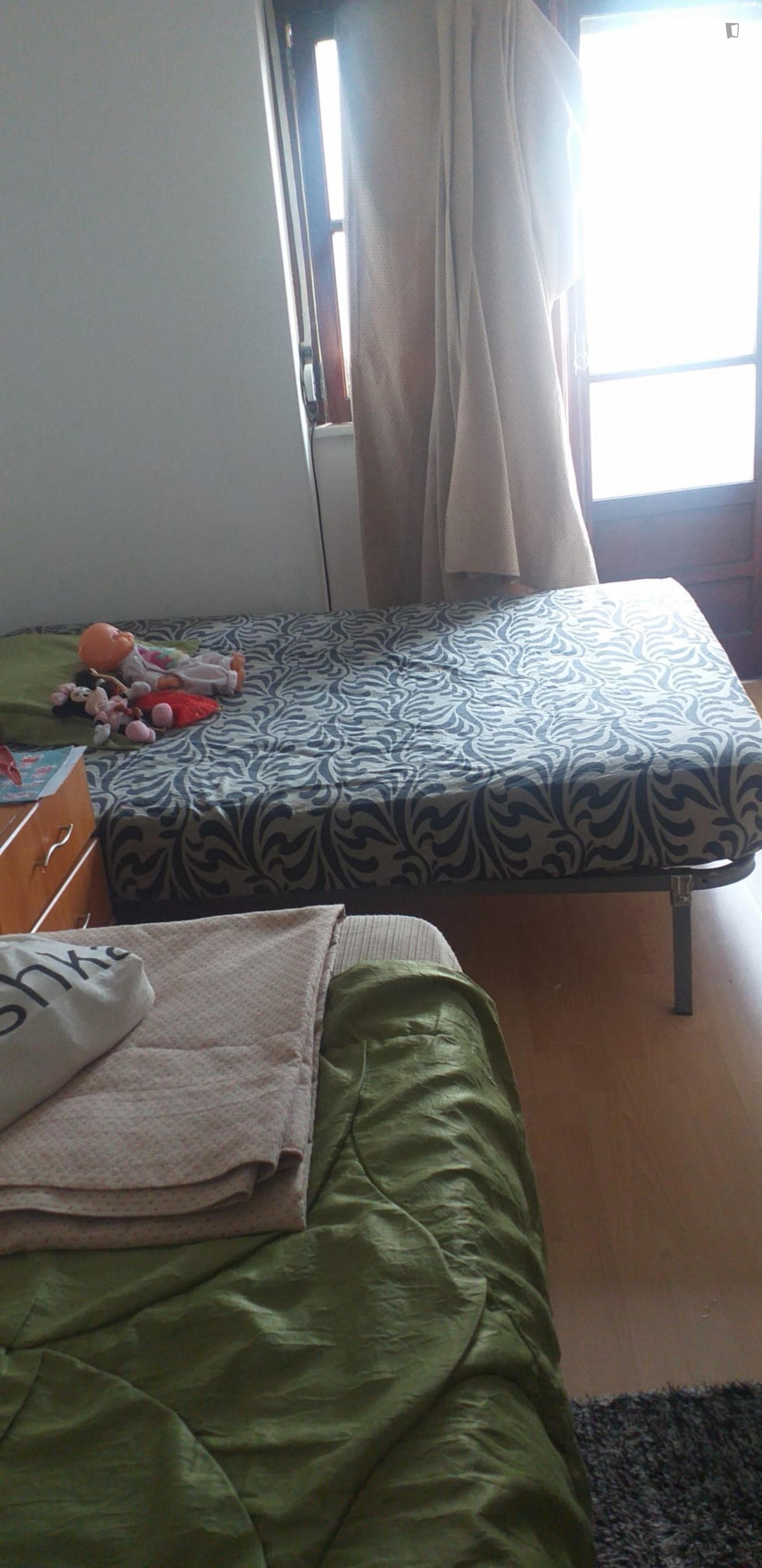 Homely double bedroom in Barreiro photo 1